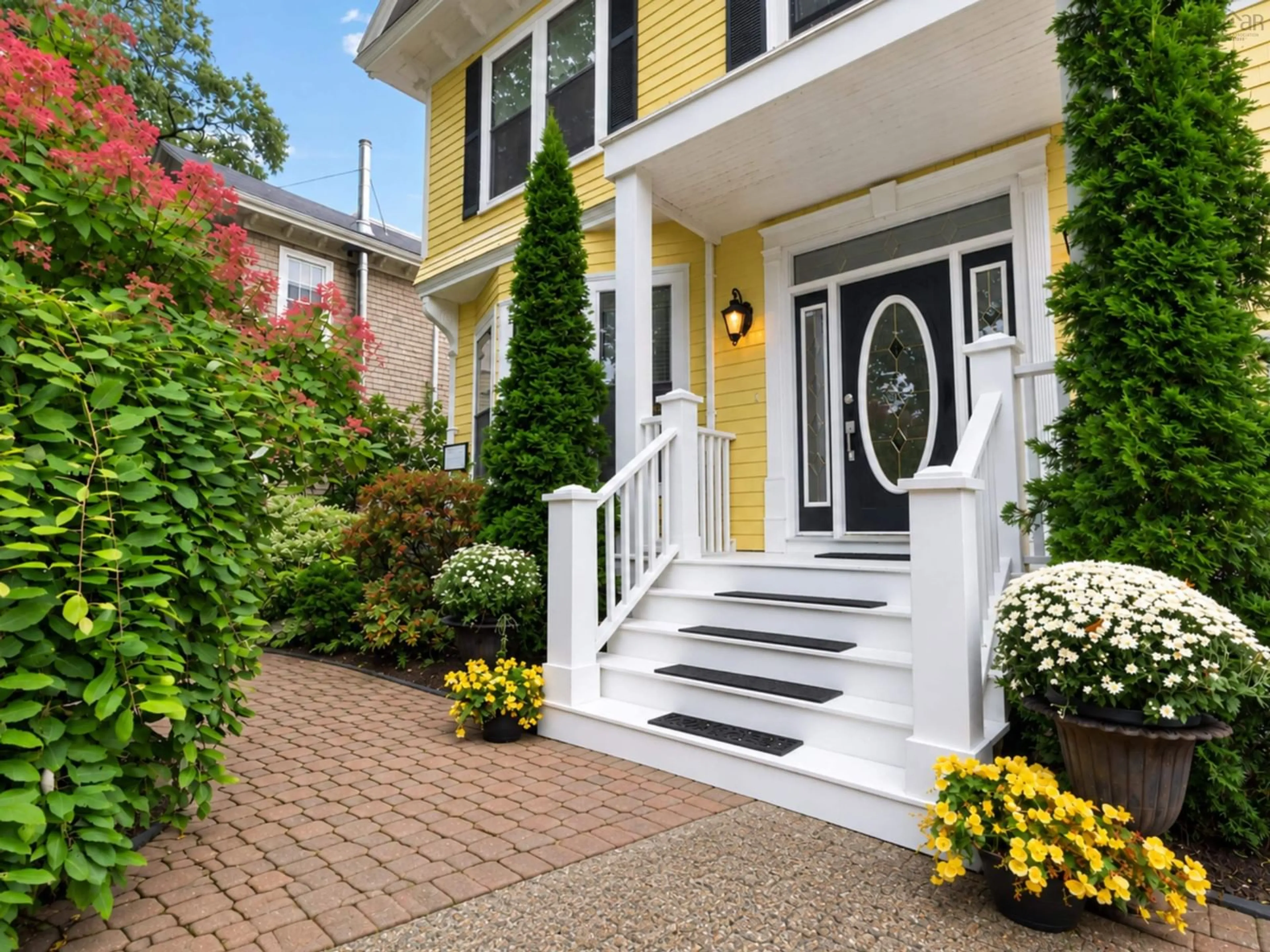 Home with vinyl exterior material, street for 602 Francklyn Street, Halifax Nova Scotia B3H 3B4