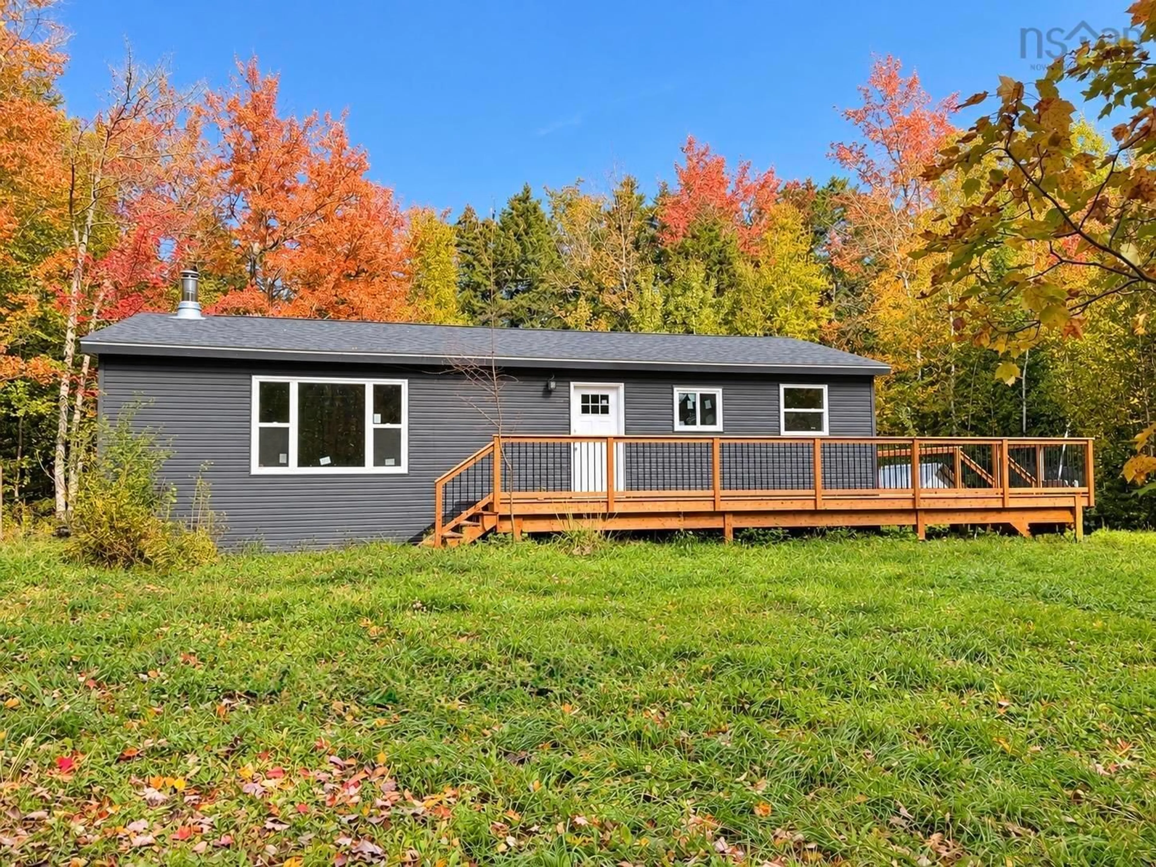 Home with vinyl exterior material, unknown for 334 Bayswater Dr, Cheverie Nova Scotia B0N 1G0