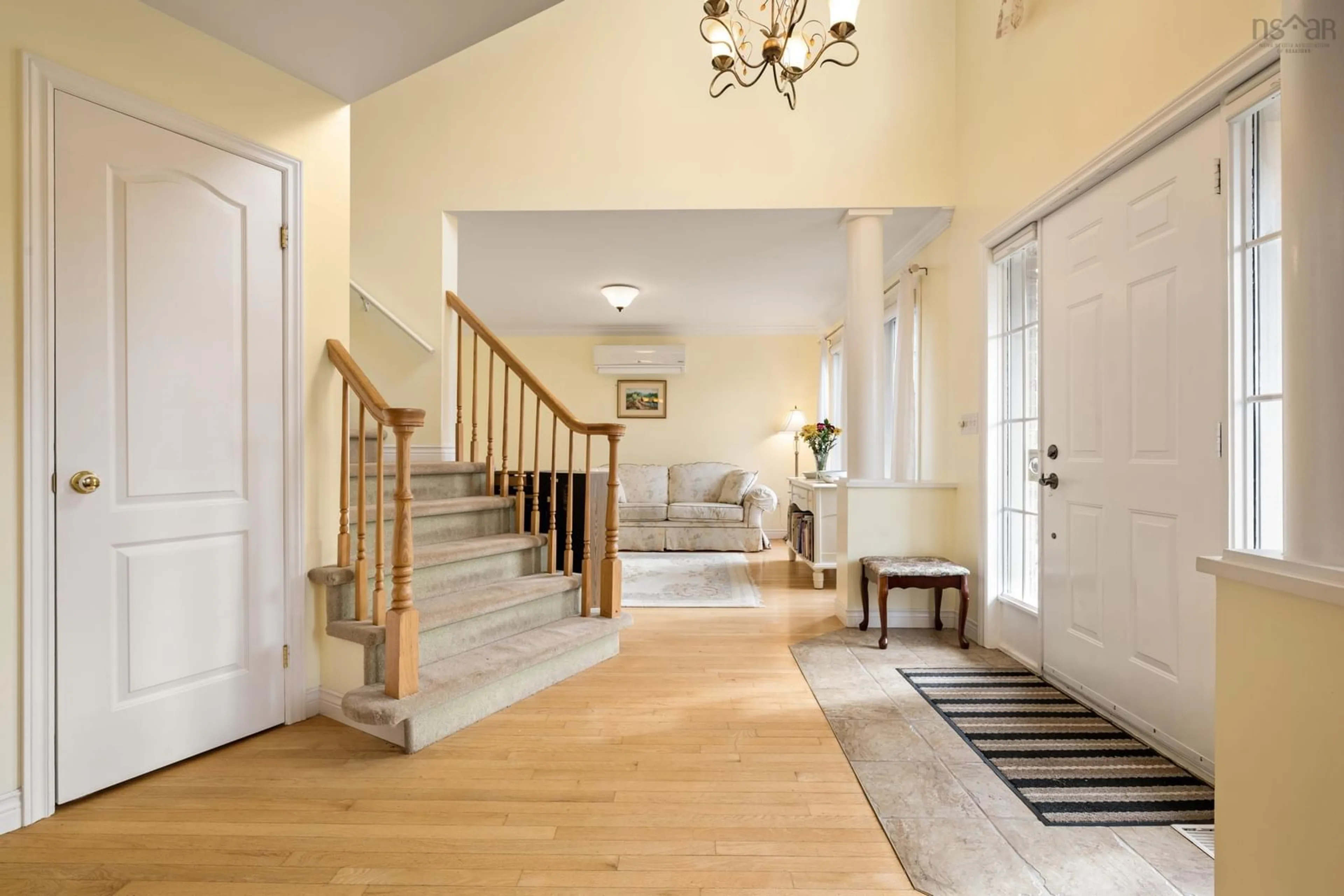 Indoor foyer for 5 Clipper Crt, Bedford Nova Scotia B4A 4A8
