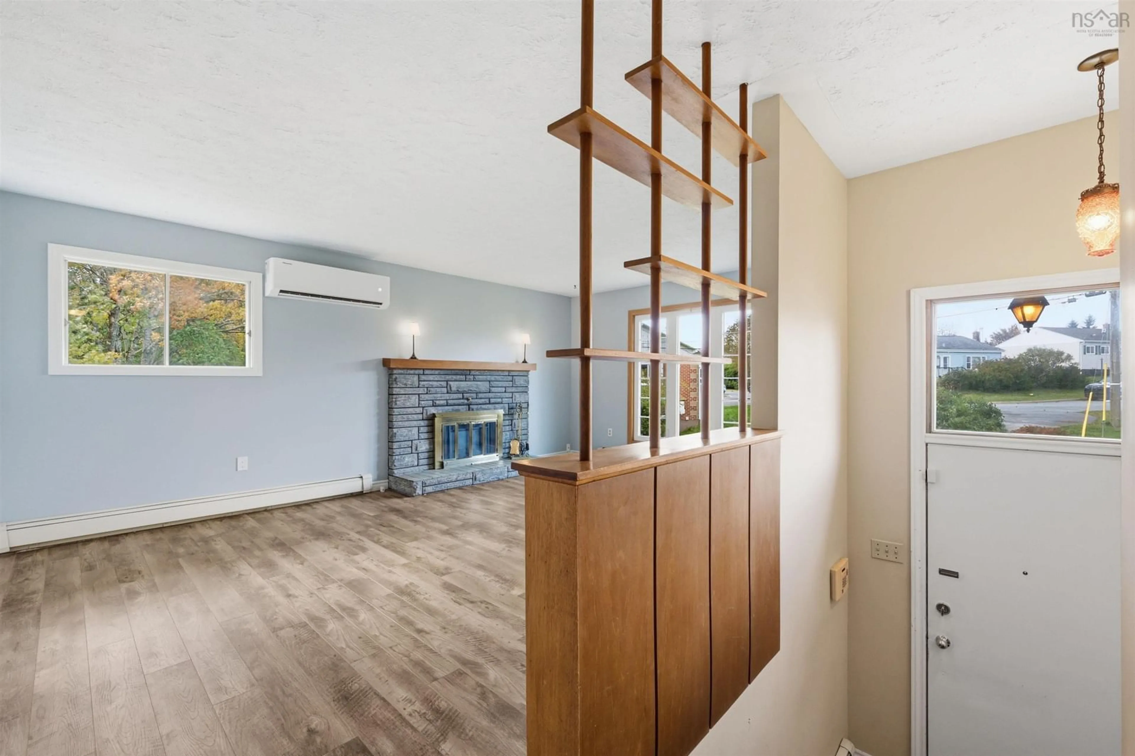 Indoor entryway for 12 Ivylea Cres, Halifax Nova Scotia B3R 2H2