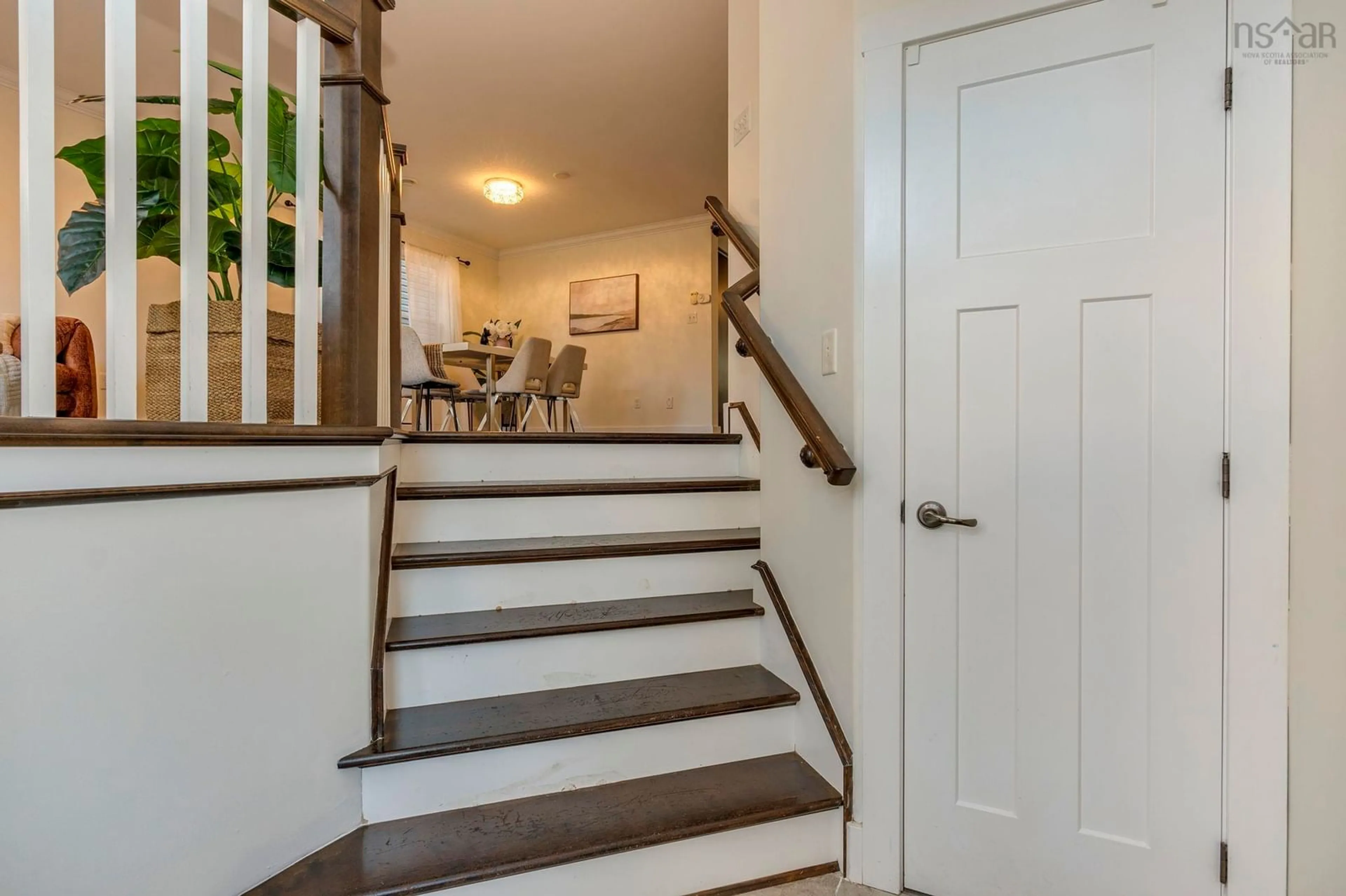 Indoor entryway for 16 Lowther Lane, Bedford Nova Scotia B4B 0L6