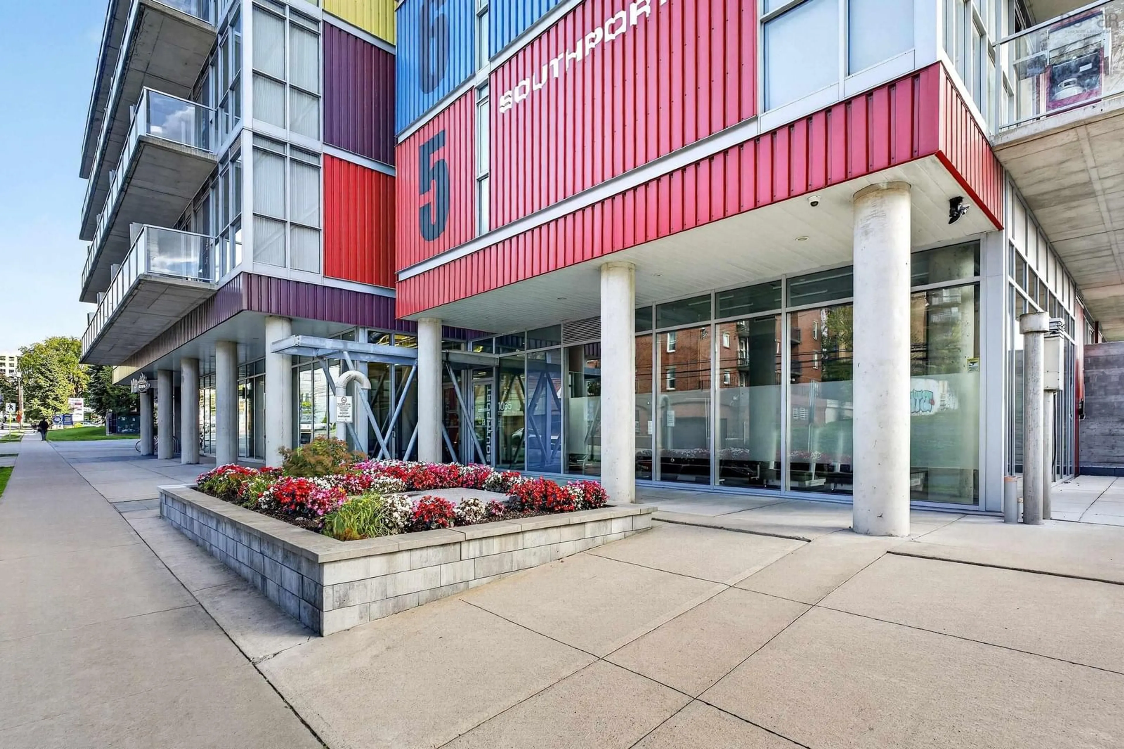 Indoor foyer for 1065 Barrington St #522, Halifax Nova Scotia B3H 0B7
