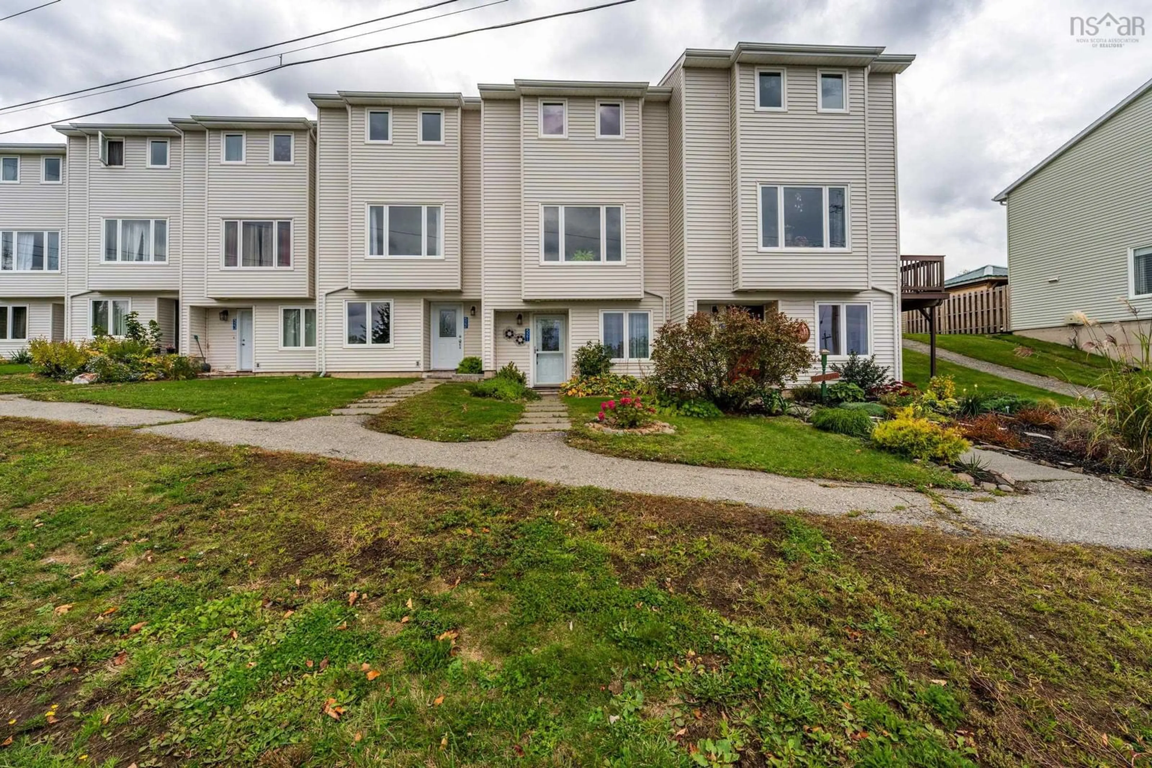 A pic from outside/outdoor area/front of a property/back of a property/a pic from drone, street for 521 Harbour View Cres, Cornwallis Park Nova Scotia B0S 1H0