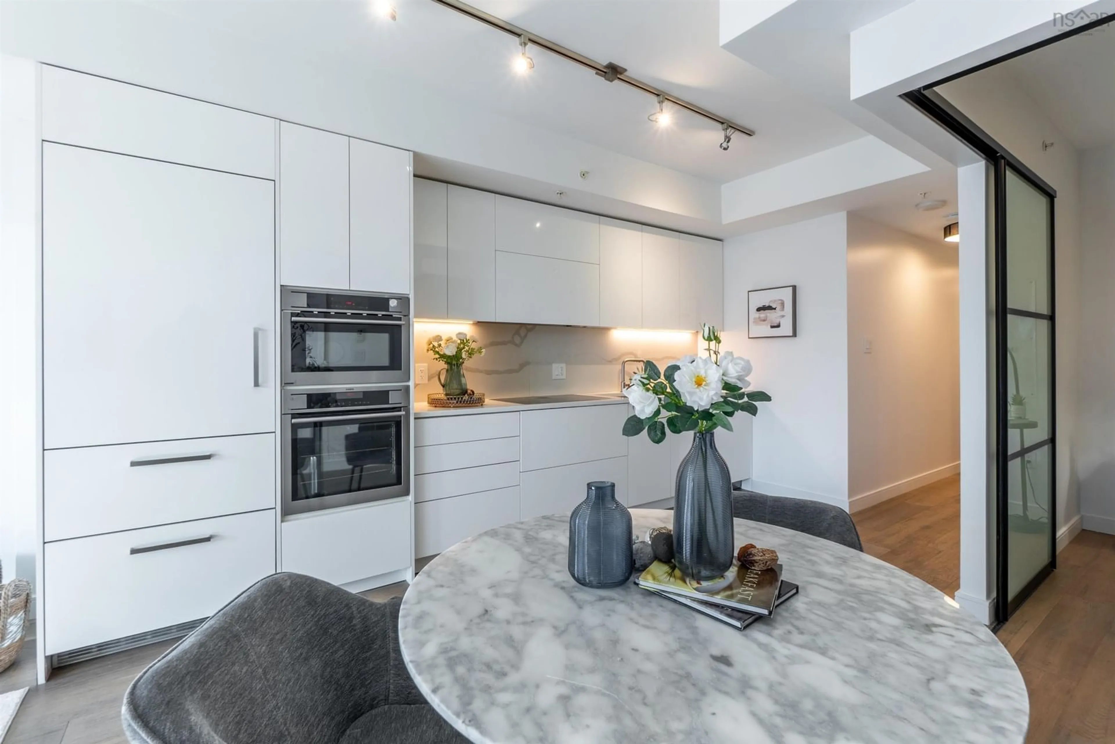Contemporary kitchen, unknown for 1650 Granville Street #1001, Halifax Nova Scotia B3J 0E1