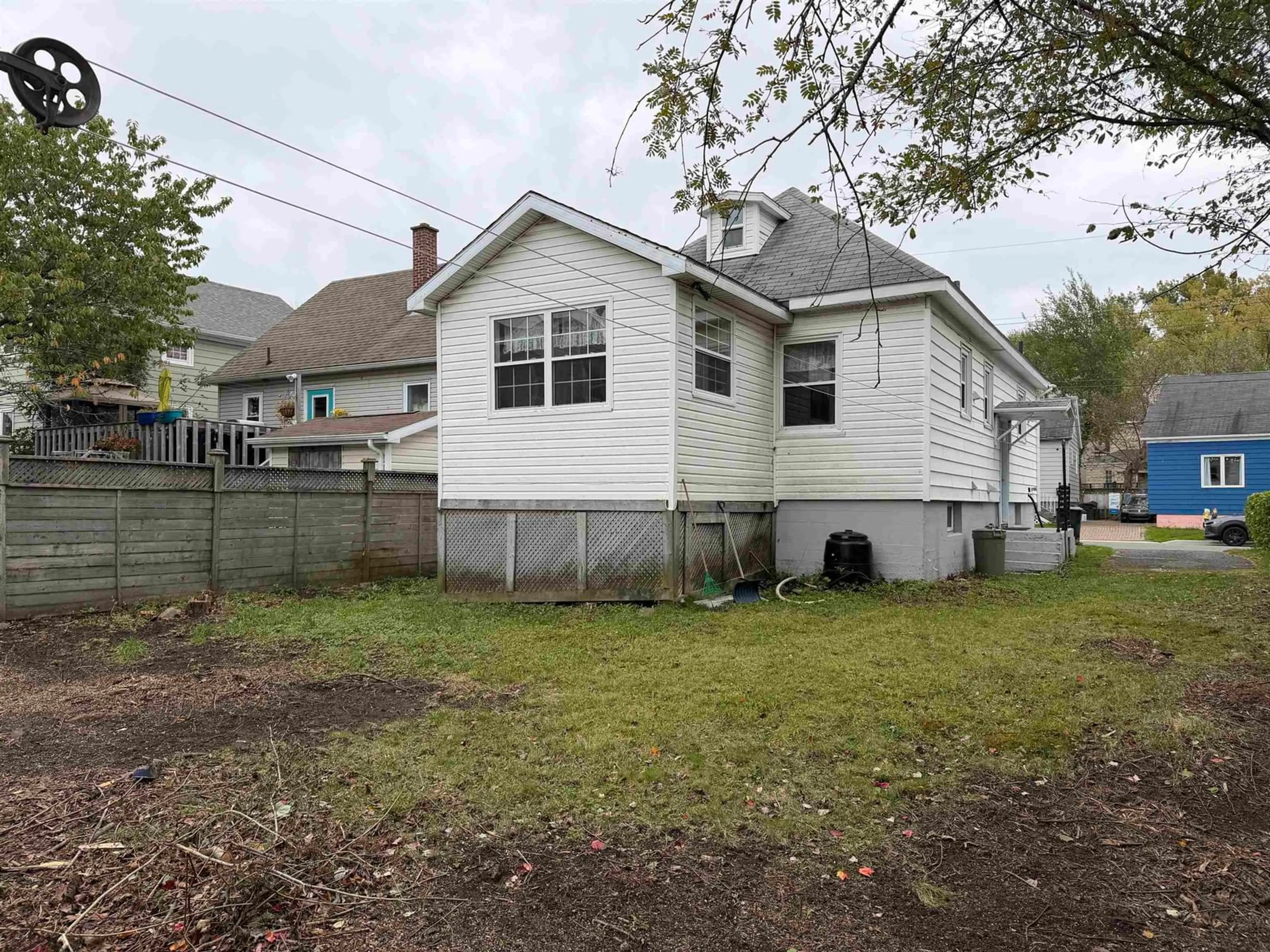 Unknown for 208 Dillon St, Sydney Nova Scotia B1P 5C2