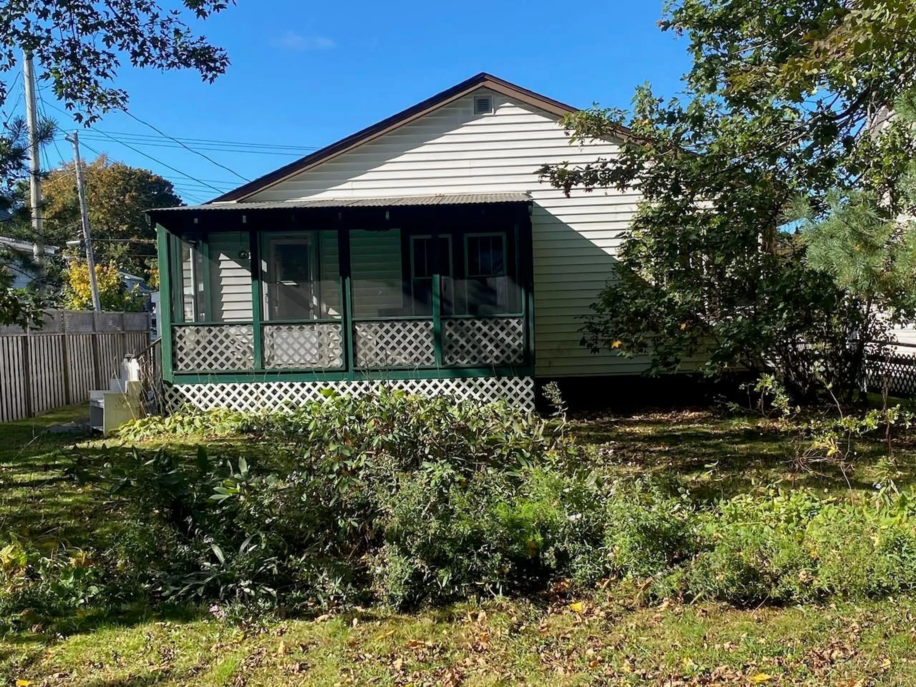 A pic from outside/outdoor area/front of a property/back of a property/a pic from drone, building for 24 Birch St, Digby Nova Scotia B0V 1A0