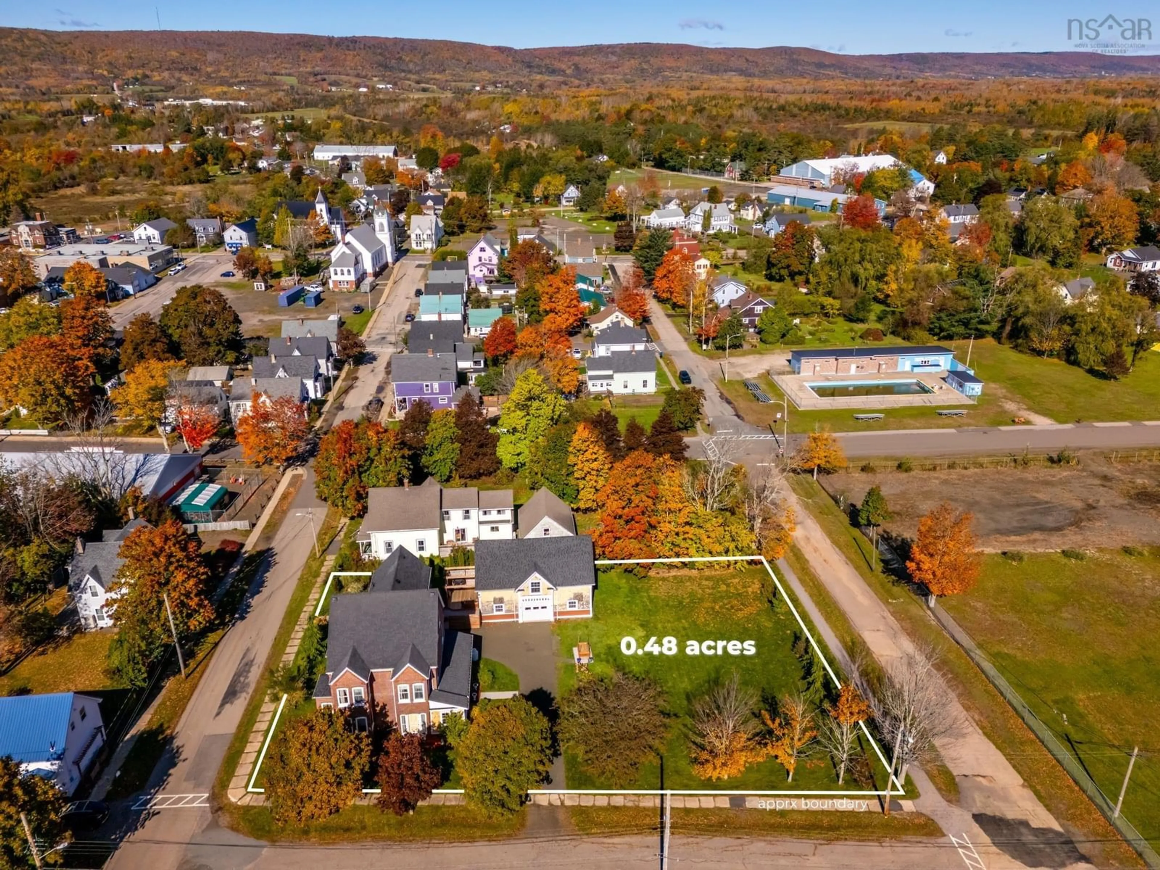 A pic from outside/outdoor area/front of a property/back of a property/a pic from drone, street for 32 Washington St, Bridgetown Nova Scotia B0S 1C0