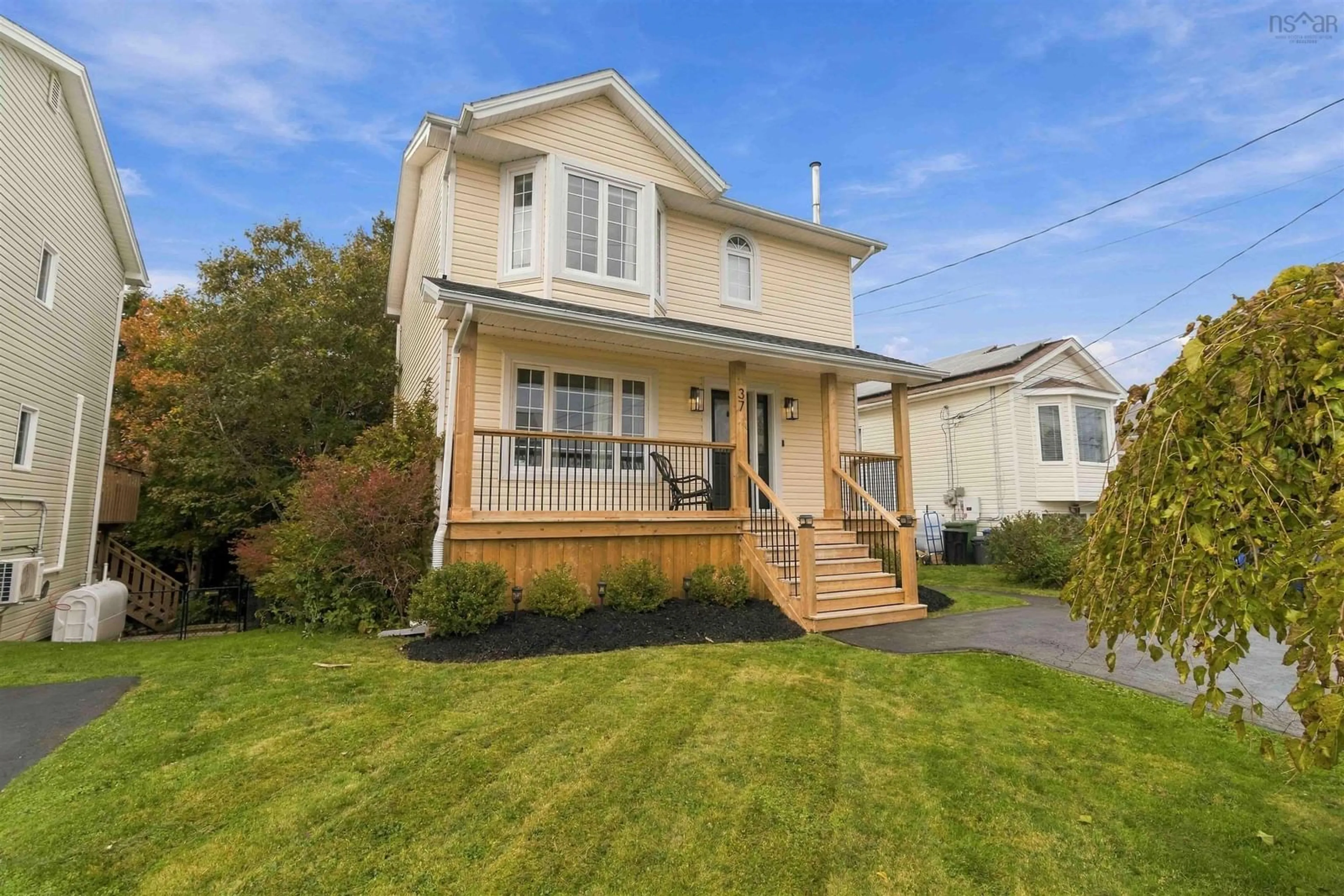Home with vinyl exterior material, street for 37 Madeira Cres, Dartmouth Nova Scotia B2W 6G7