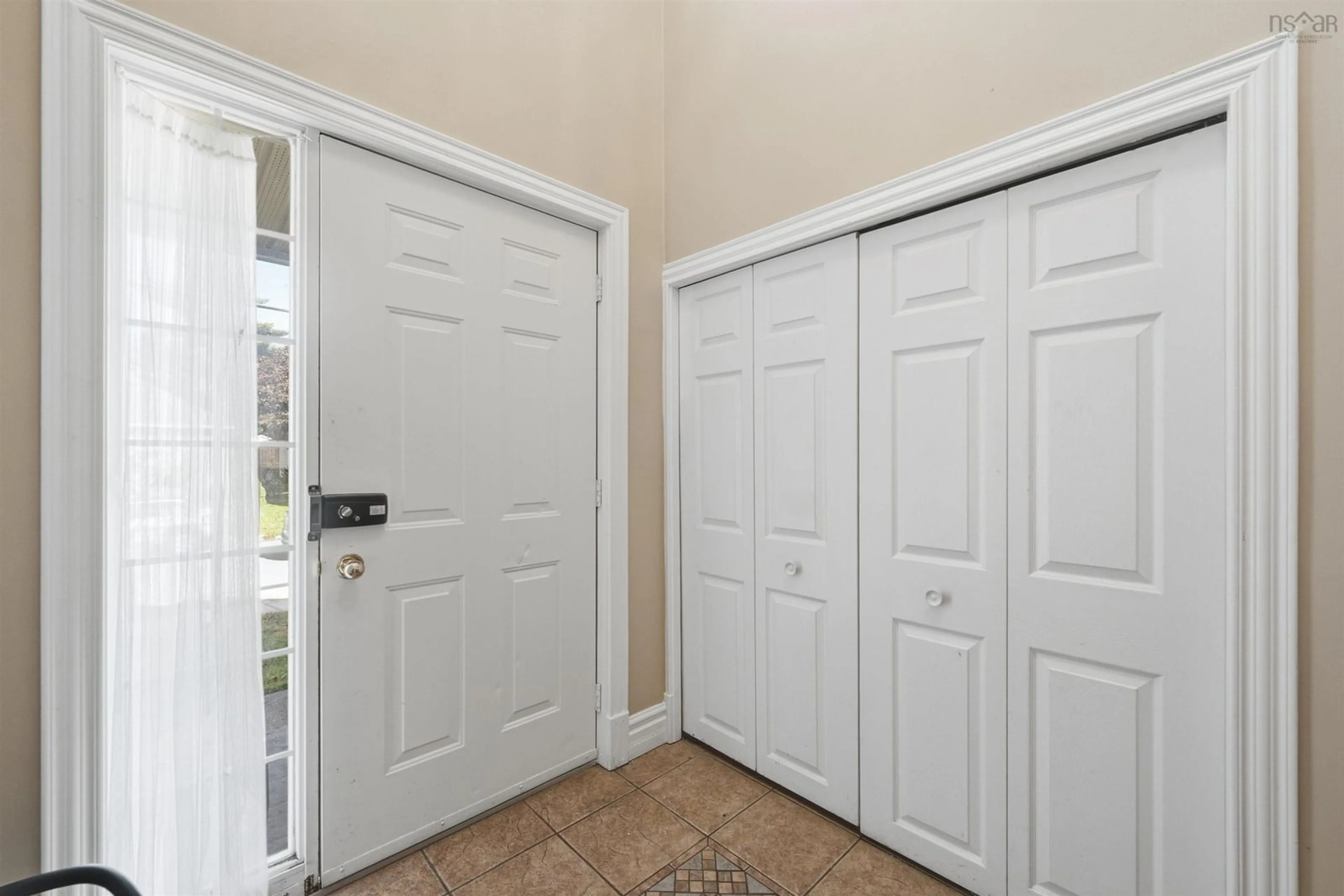 Indoor entryway for 34 Lancaster Dr, Clayton Park Nova Scotia B3S 1H4