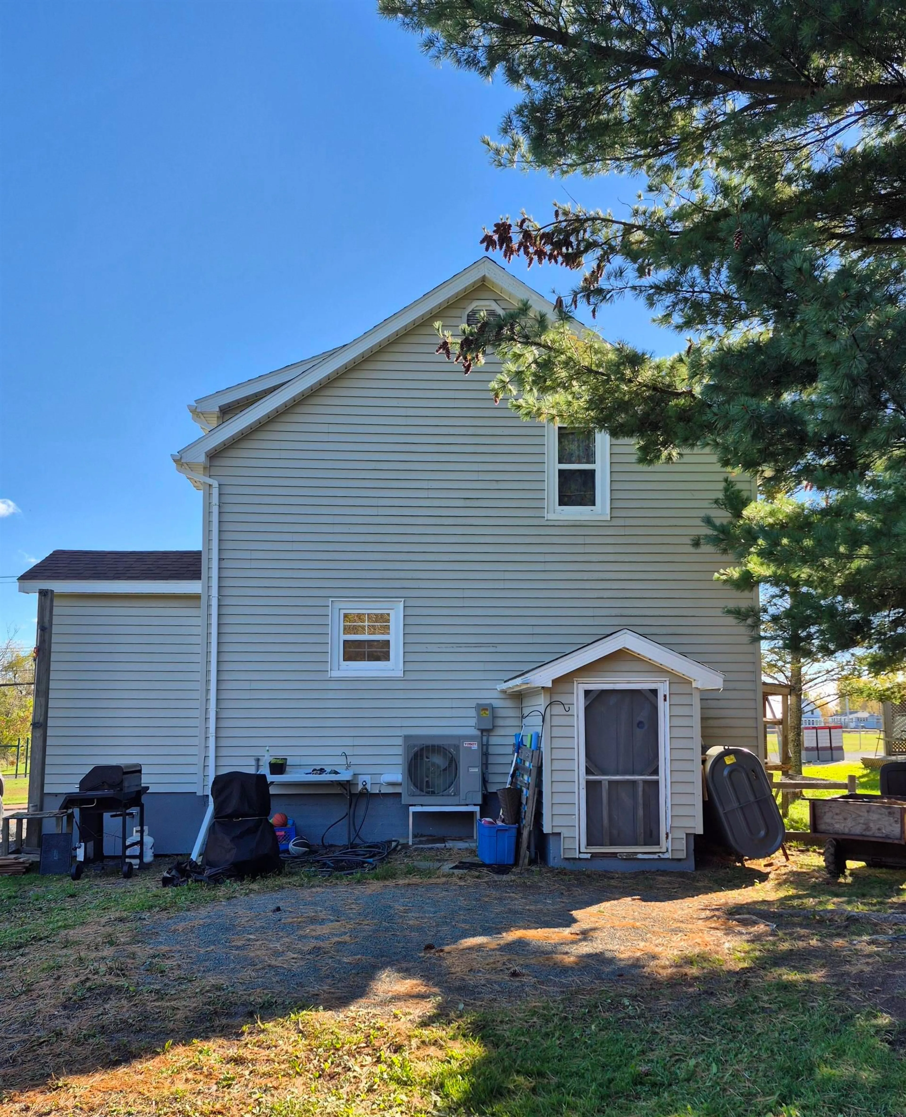 Home with vinyl exterior material, building for 65 Munroe Ave, New Glasgow Nova Scotia B2H 2E4