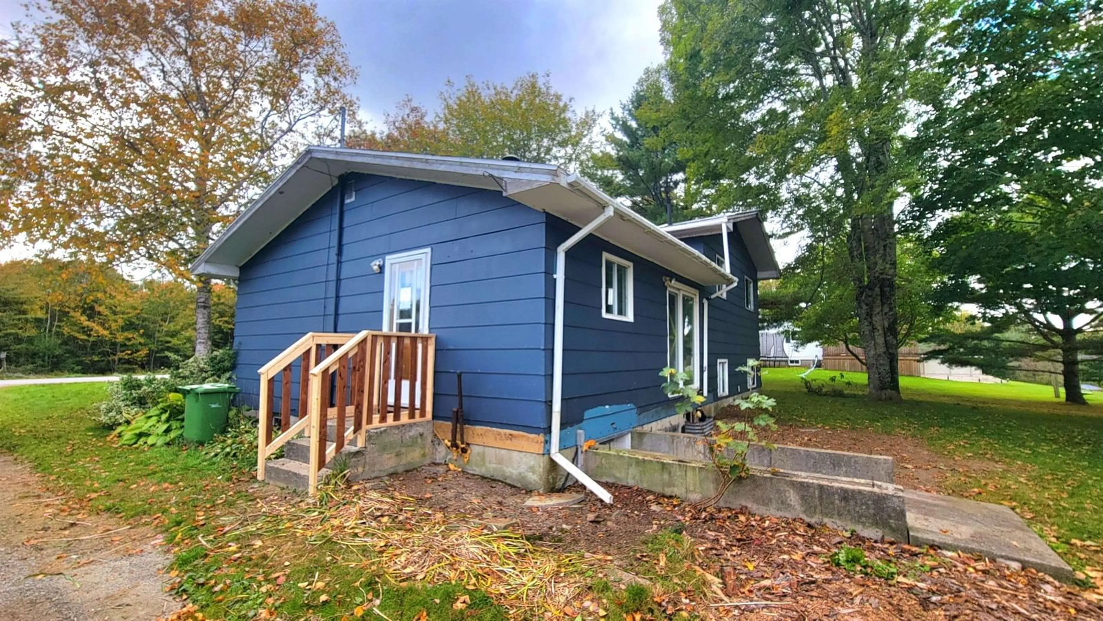 Home with vinyl exterior material, unknown for 112 Peth Rd, Arcadia Nova Scotia B5A 5J8