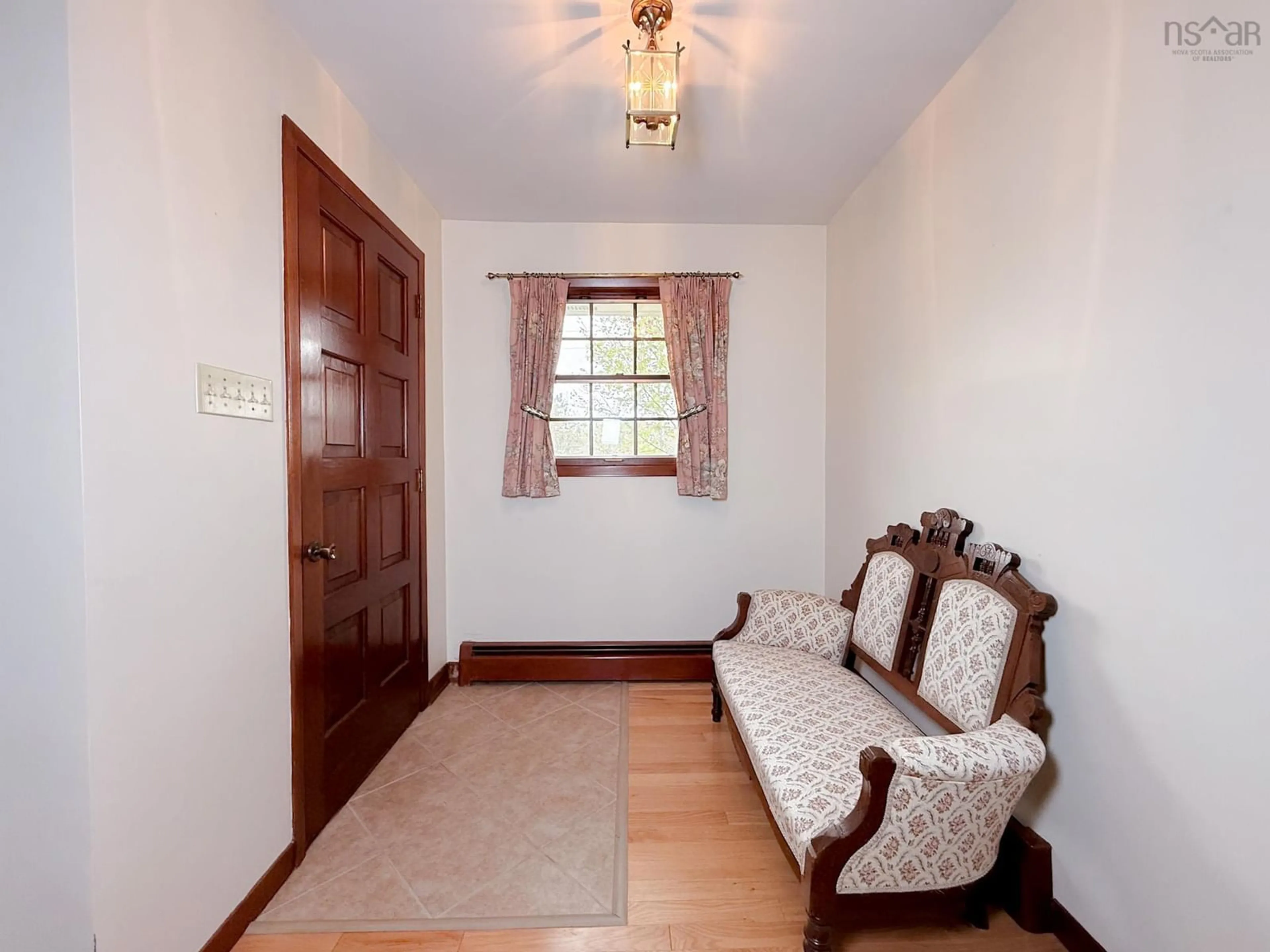 Indoor entryway for 15 Lynnbrook Dr, Westmount Nova Scotia B1R 1R2