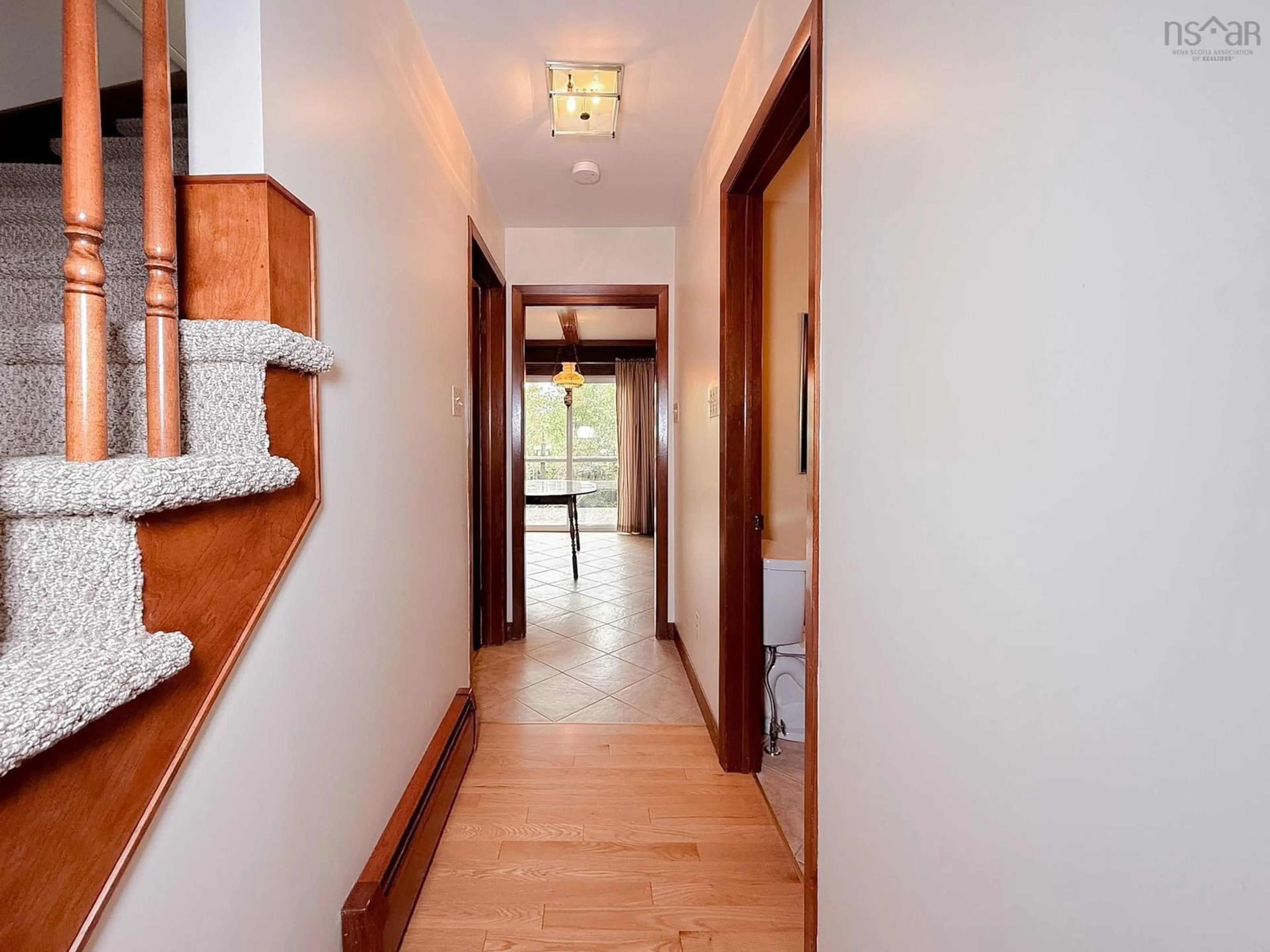 Indoor foyer for 15 Lynnbrook Dr, Westmount Nova Scotia B1R 1R2
