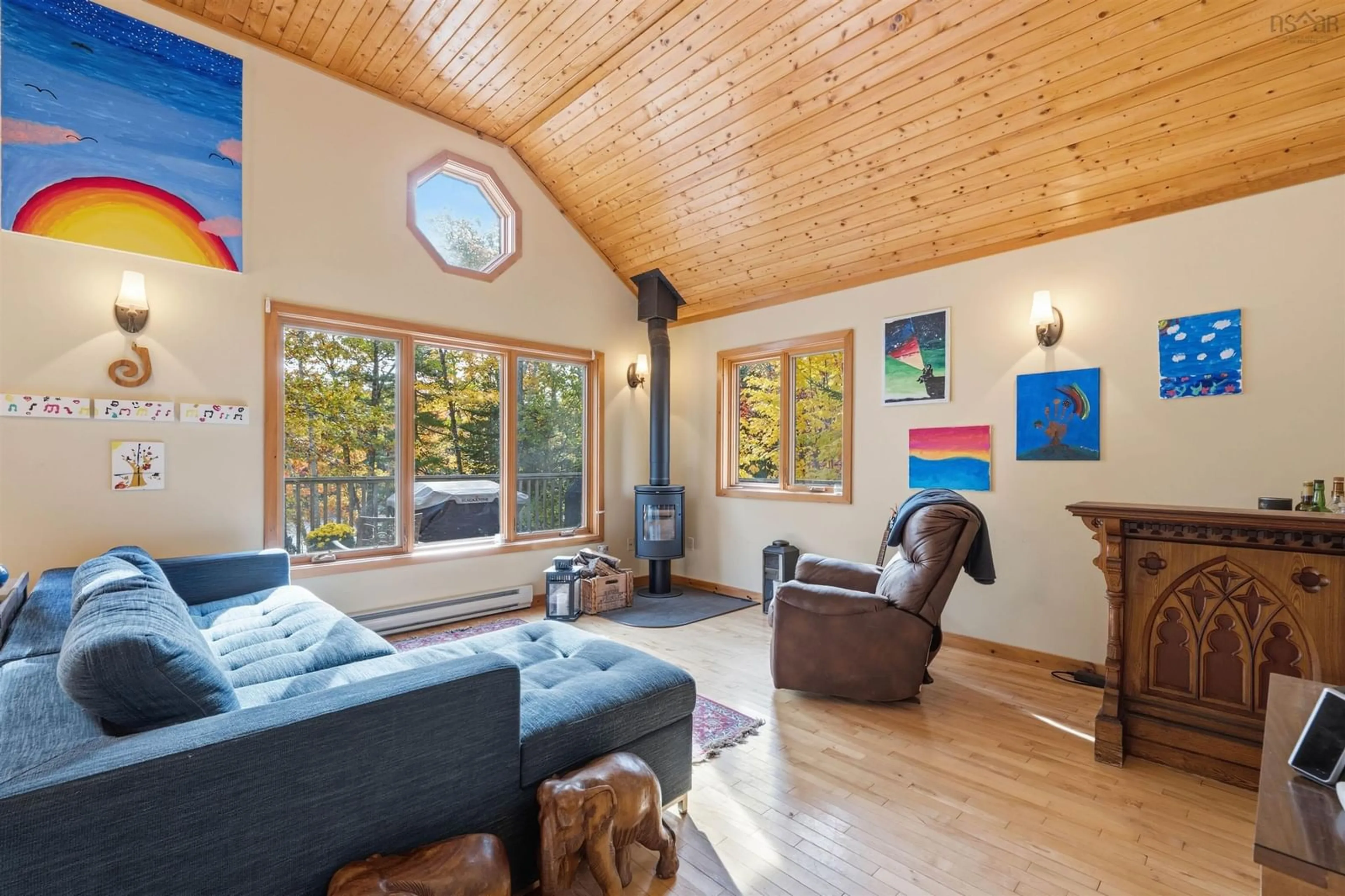 Living room with furniture, wood/laminate floor for 142 Canyon Point Rd, Vaughan Nova Scotia B0N 2T0