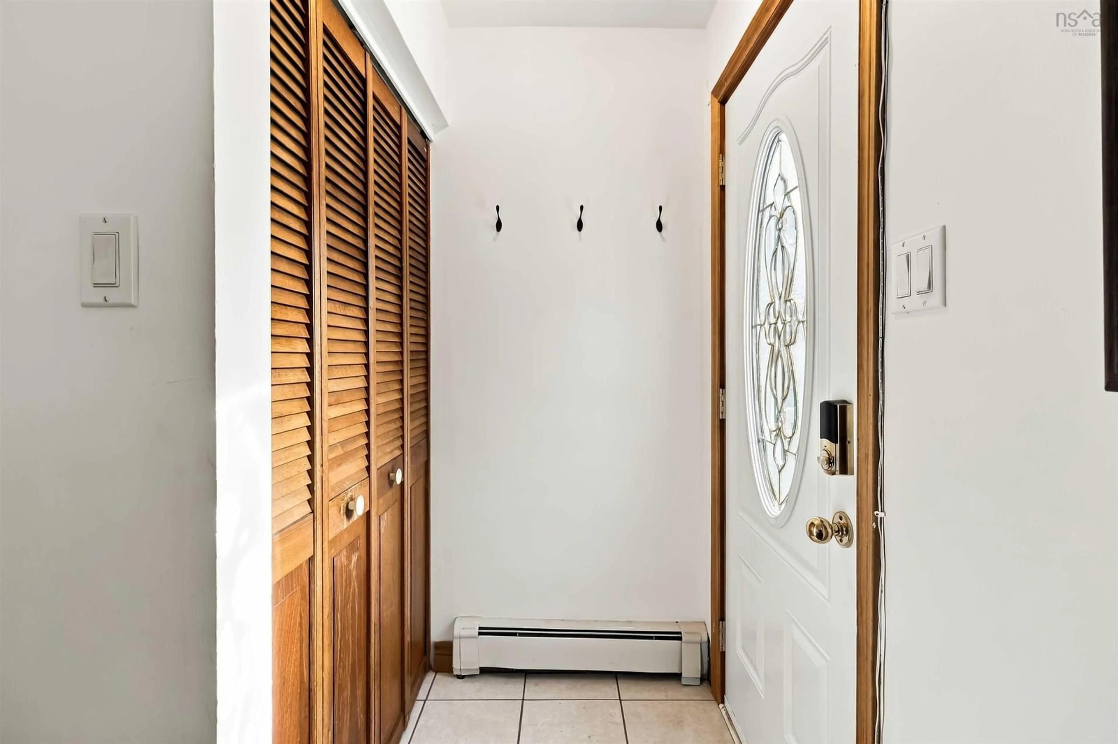 Indoor entryway for 29 Marilyn Dr, Dartmouth Nova Scotia B2Y 3X8