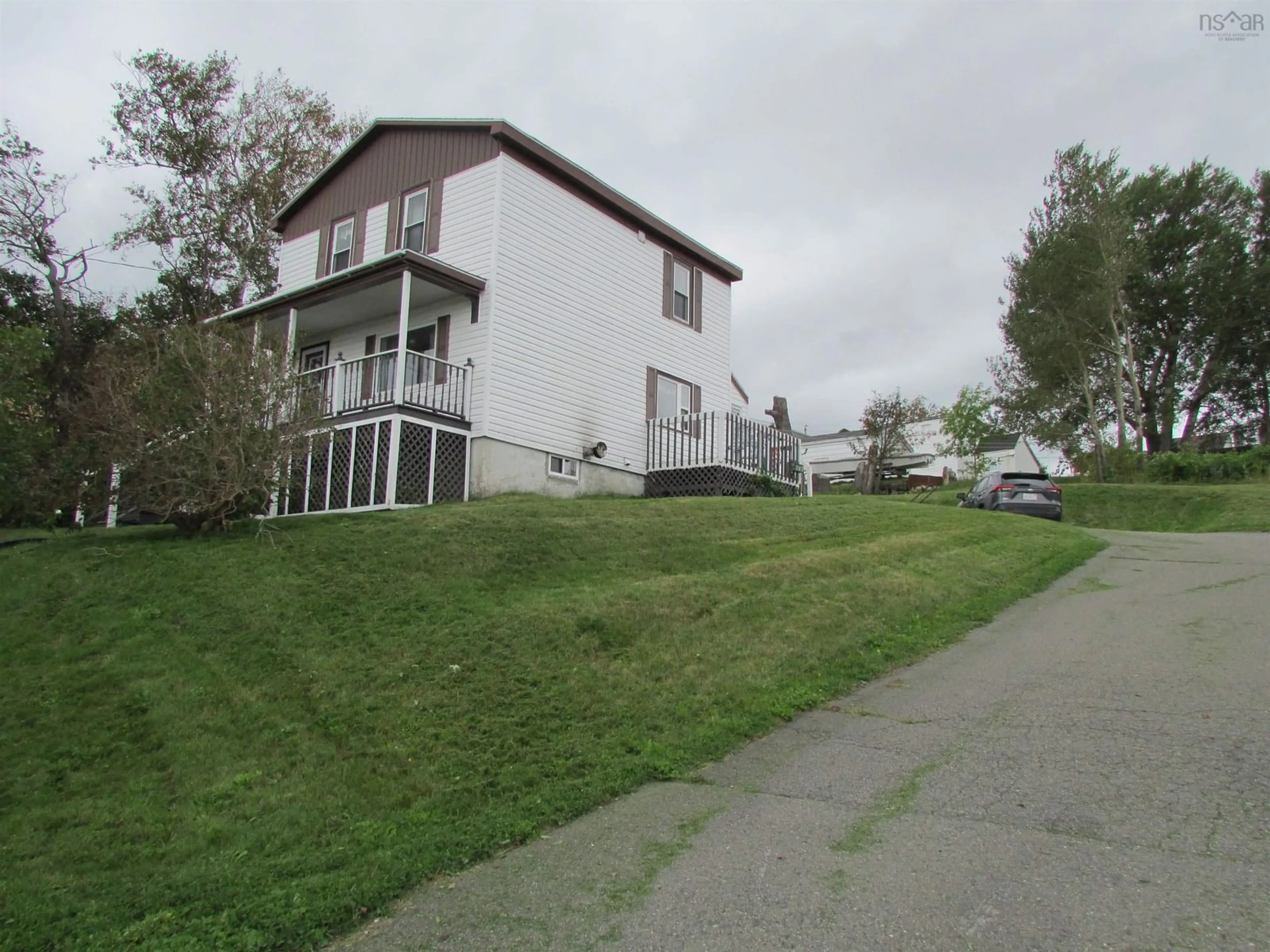 Blurry image for 476 Purves St, North Sydney Nova Scotia B2A 1E3