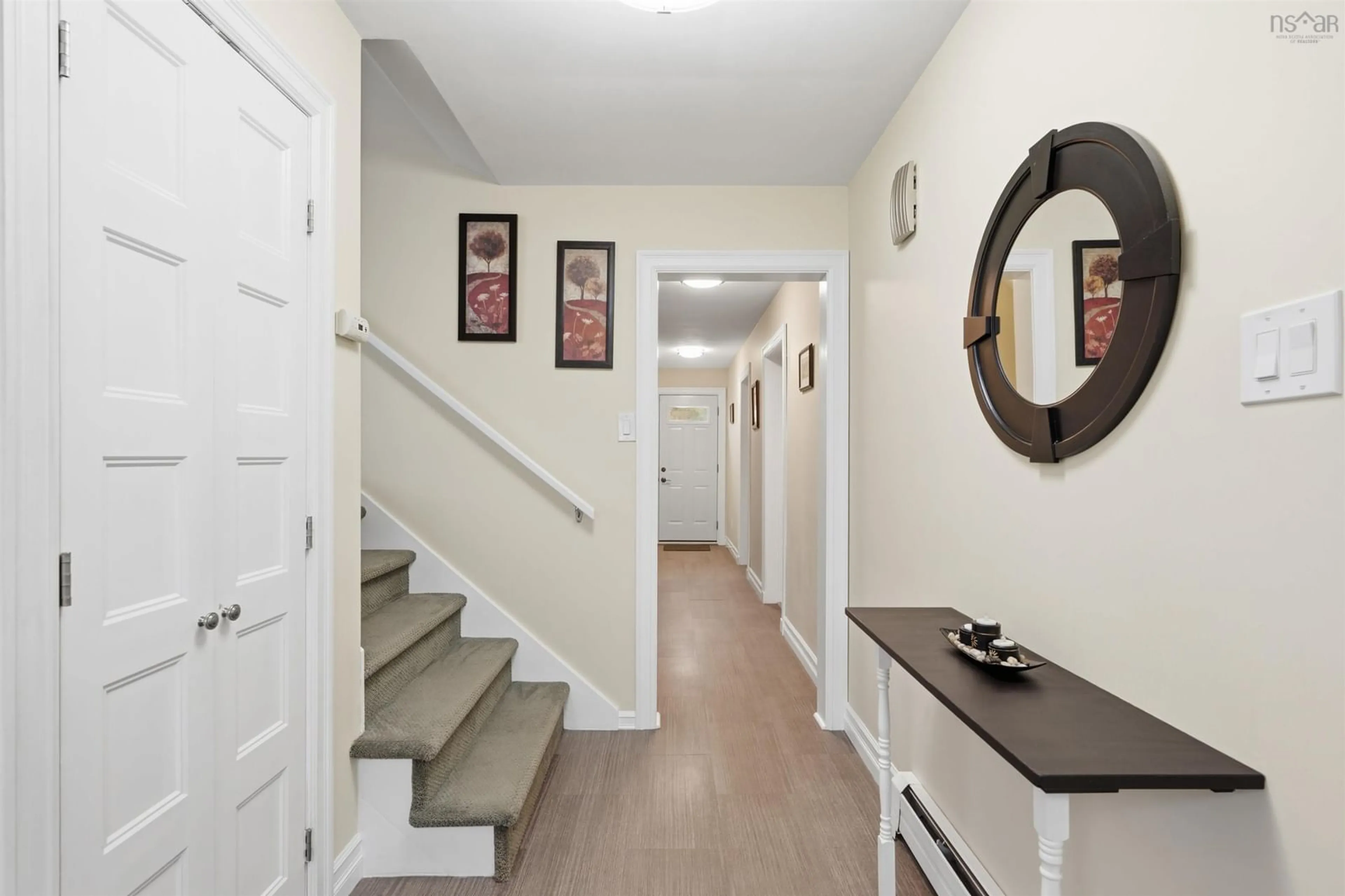 Indoor entryway for 74 Hazelholme Dr, Halifax Nova Scotia B3M 1N5