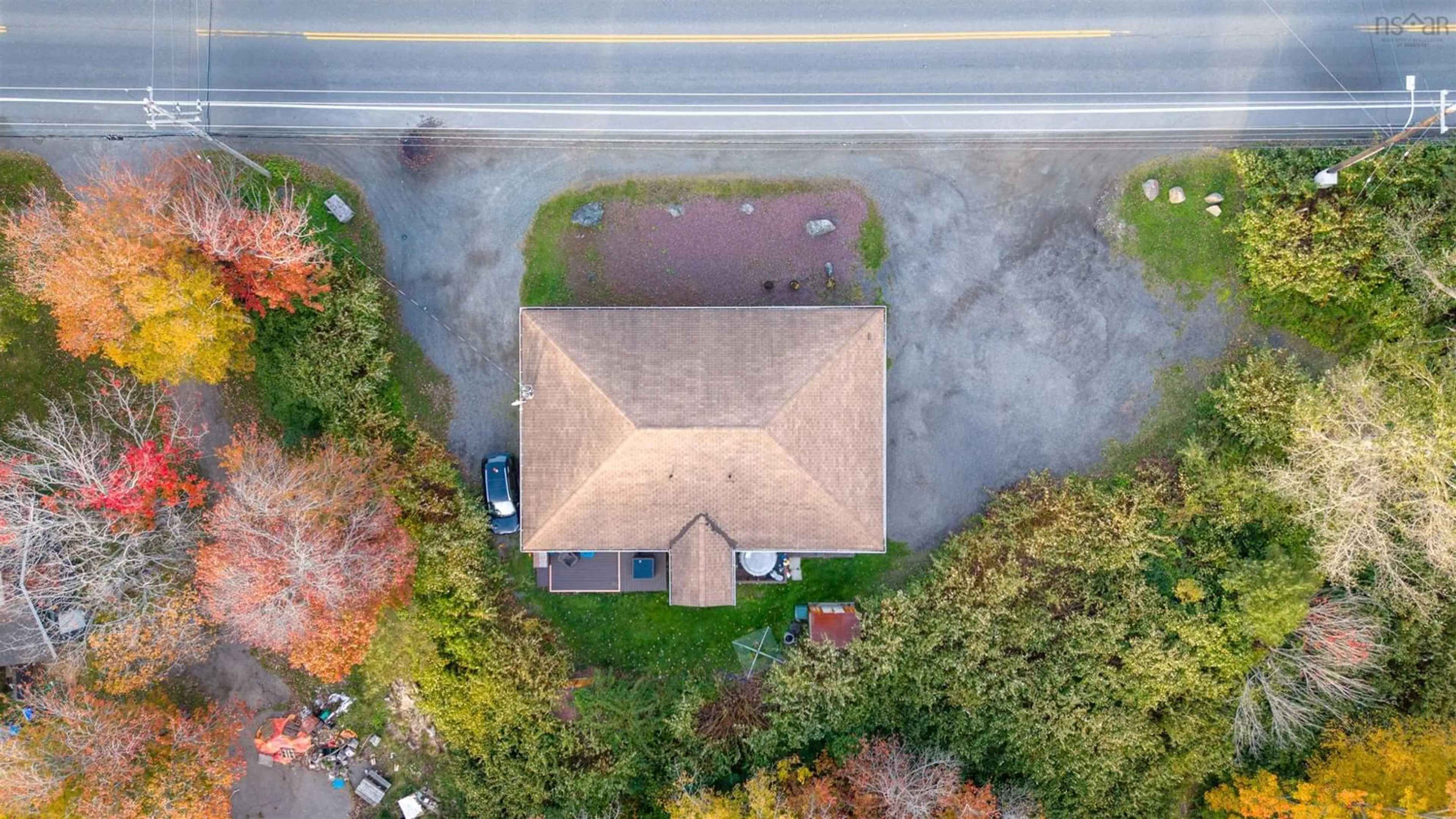 A pic from outside/outdoor area/front of a property/back of a property/a pic from drone, street for 1366 George Street B1p 1n2 St, Sydney Nova Scotia B1P 1N2