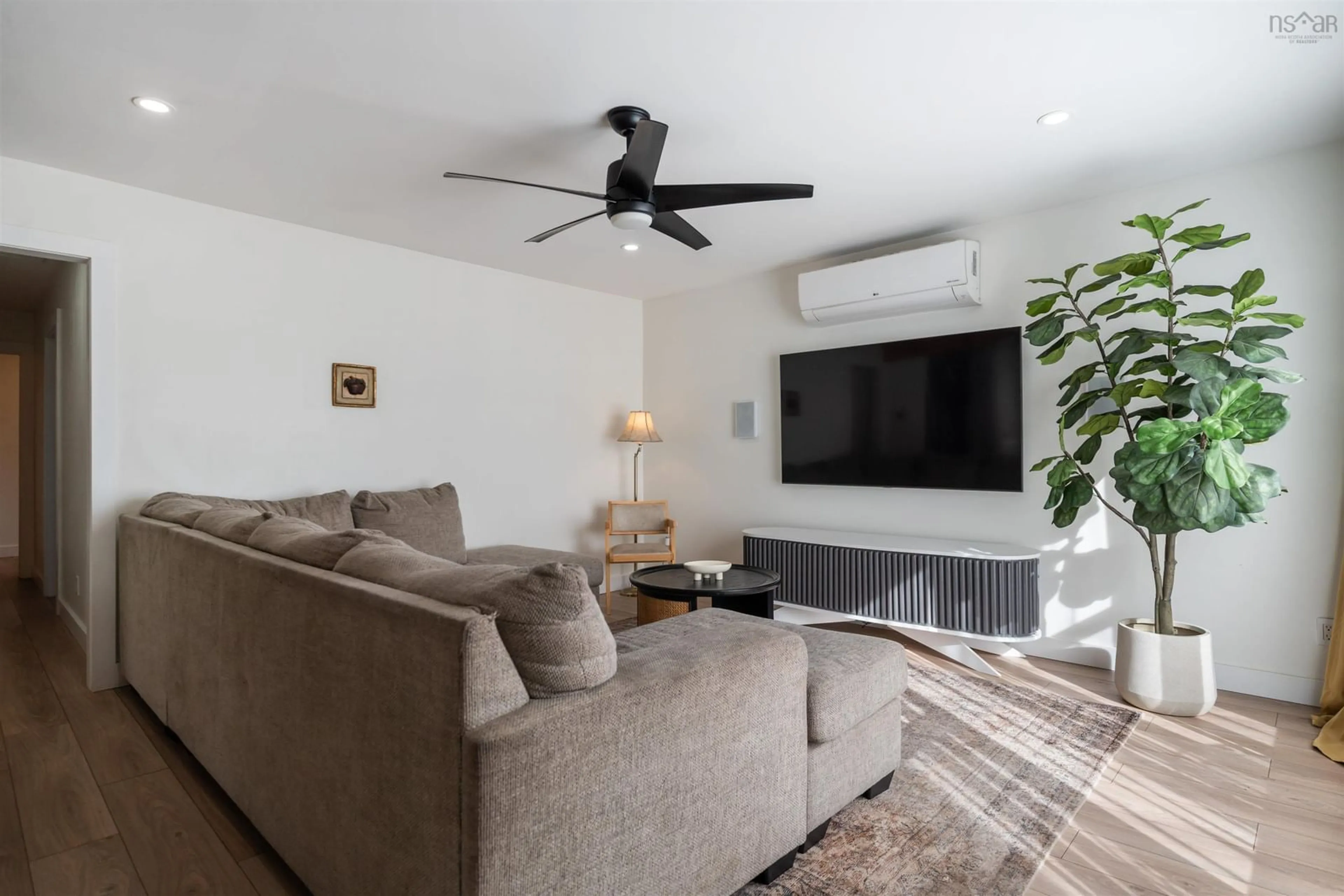 Living room with furniture, unknown for 28 High St, Plymouth Nova Scotia B0K 1S0