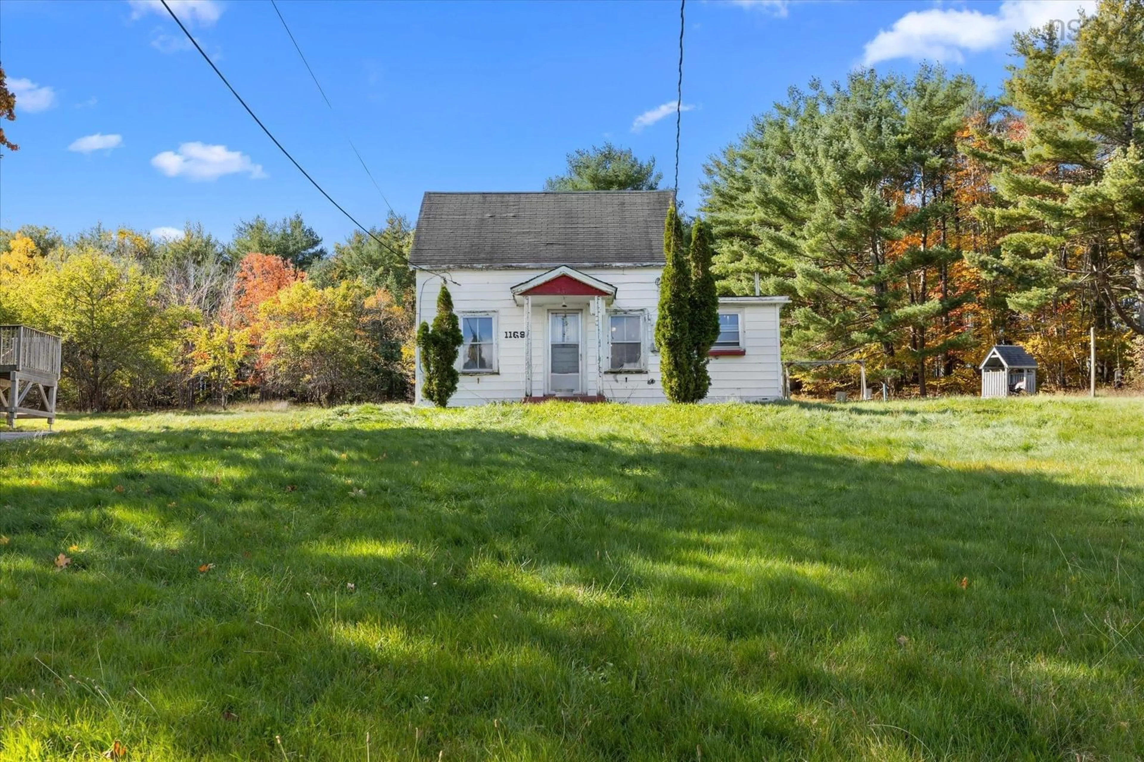 A pic from outside/outdoor area/front of a property/back of a property/a pic from drone, street for 1169 King St, Bridgewater Nova Scotia B4V 1C3