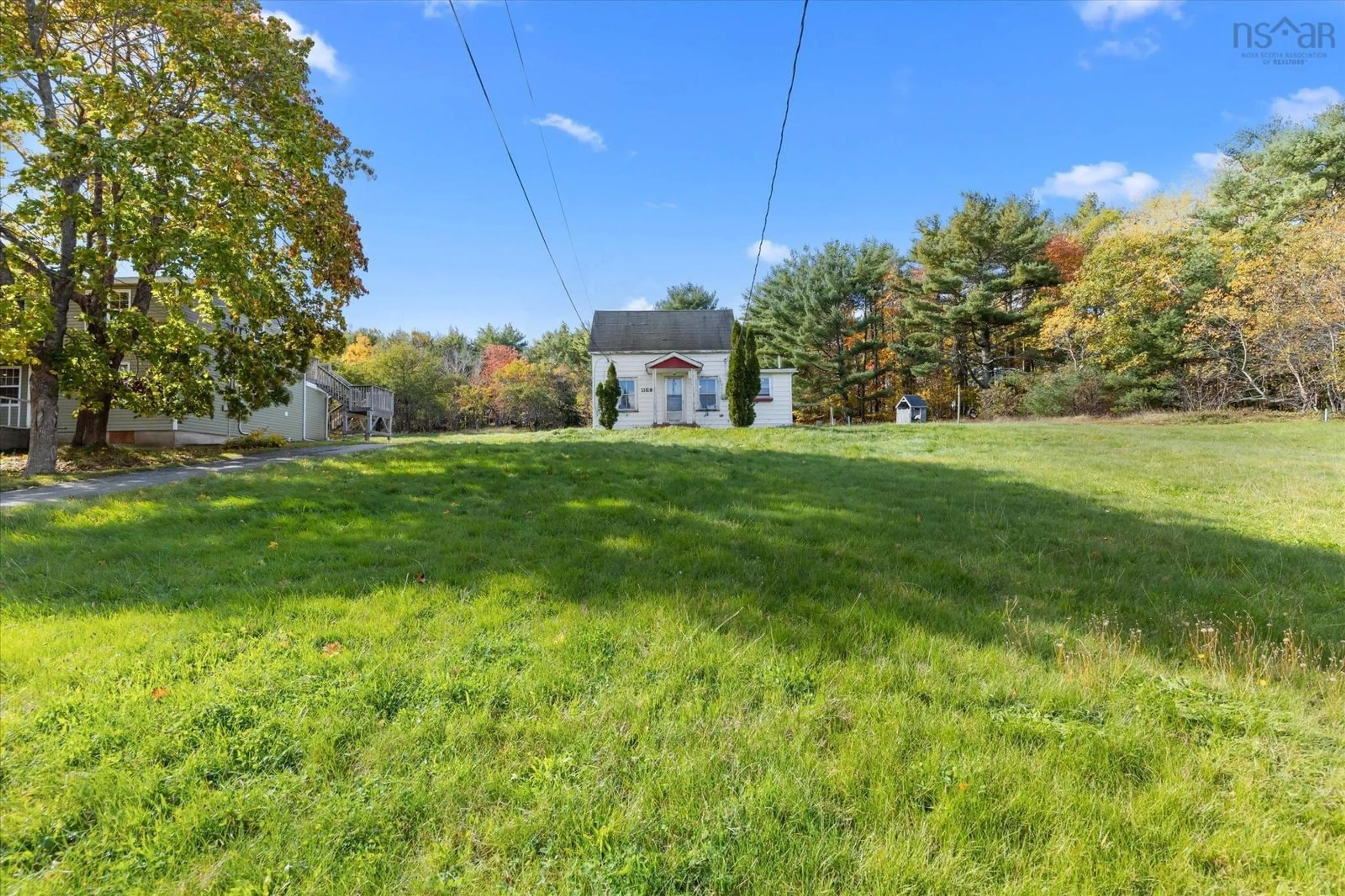 A pic from outside/outdoor area/front of a property/back of a property/a pic from drone, unknown for 1169 King St, Bridgewater Nova Scotia B4V 1C3