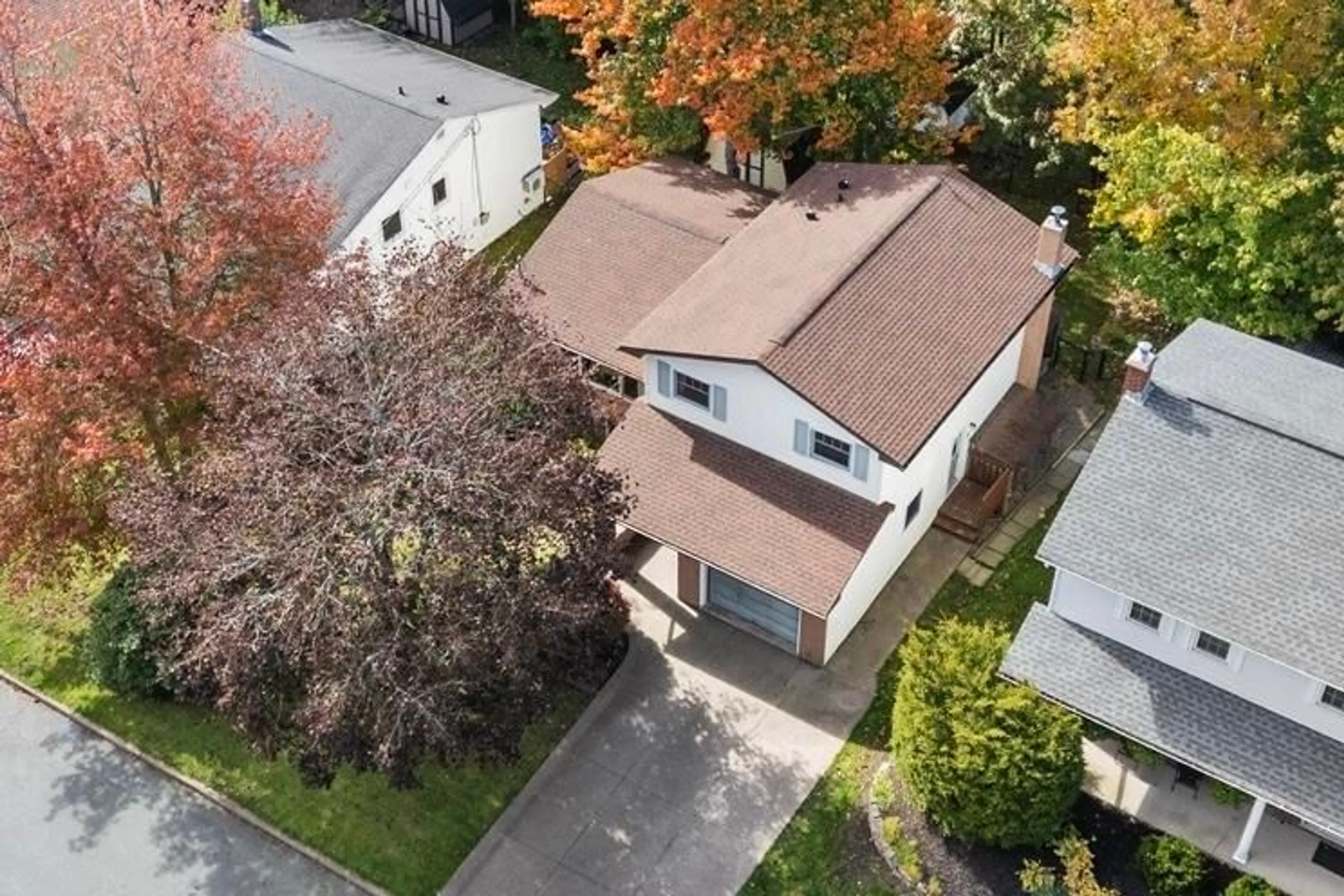 A pic from outside/outdoor area/front of a property/back of a property/a pic from drone, street for 24 Rossi Dr, Dartmouth Nova Scotia B2X 3L6