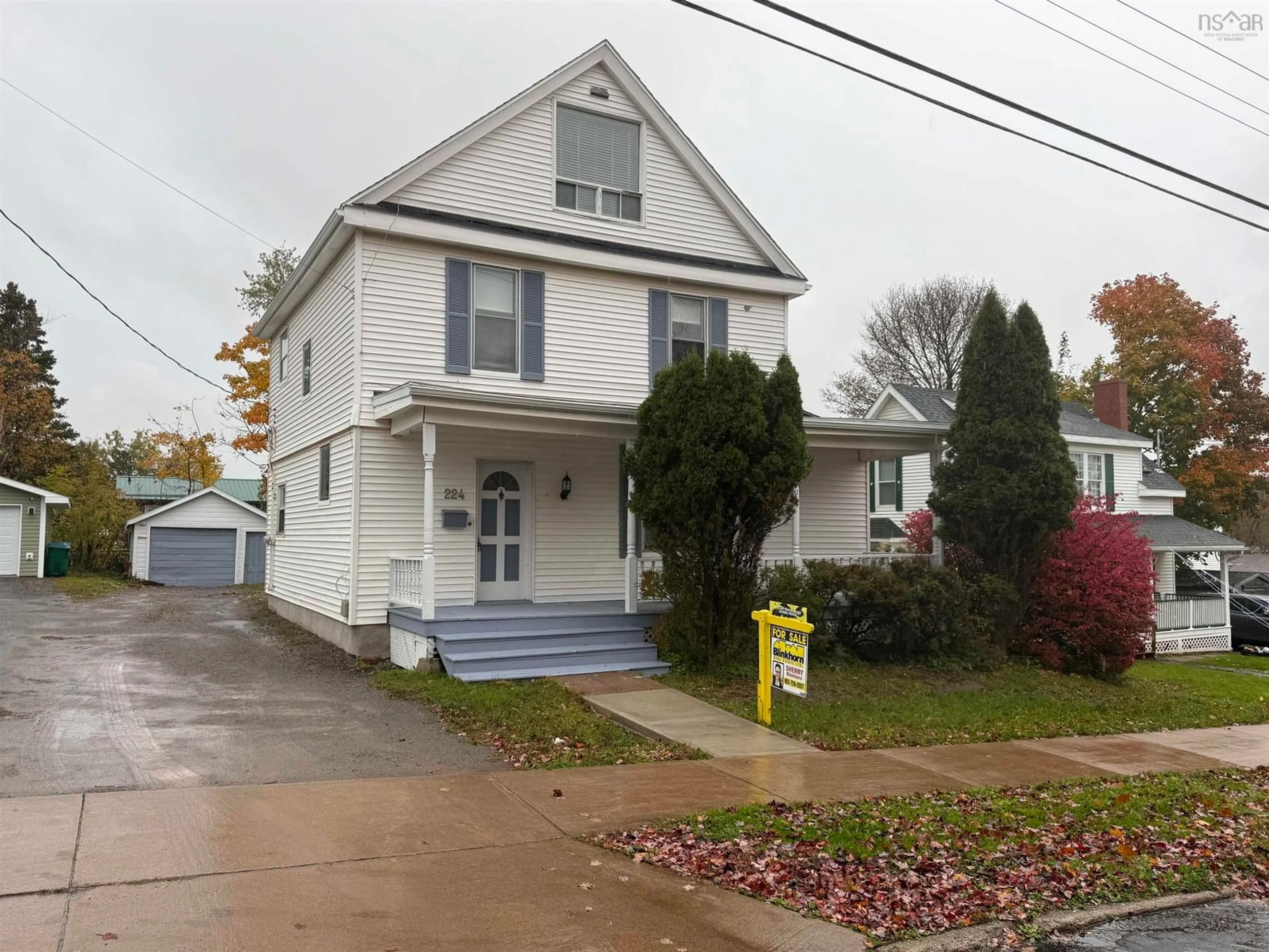 Home with vinyl exterior material, street for 224 Elm St, New Glasgow Nova Scotia B2H 1Y6