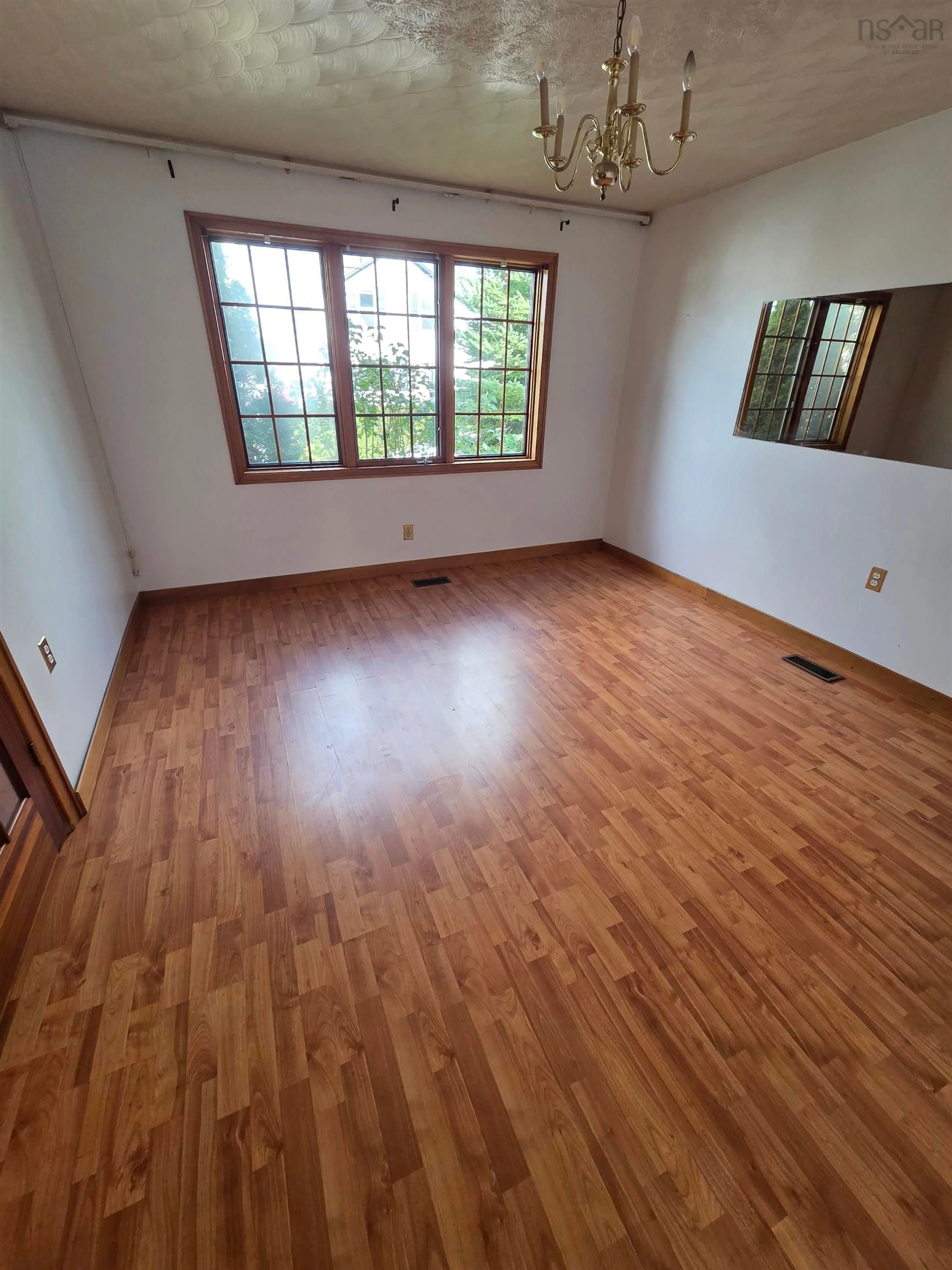 A pic of a room for Connaught Street #42, Sydney Nova Scotia B1N 2V8