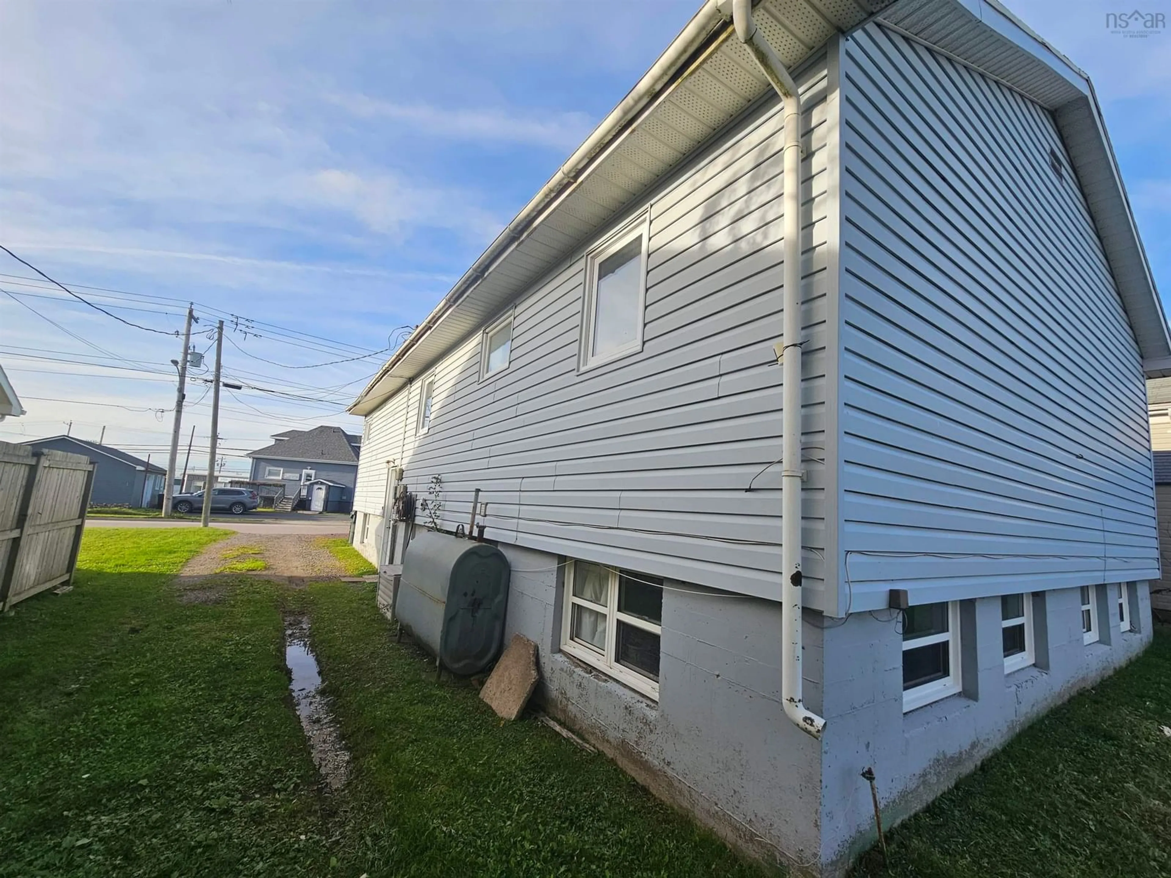 Unknown for 220 Lorne St, Sydney Nova Scotia B1P 4H6