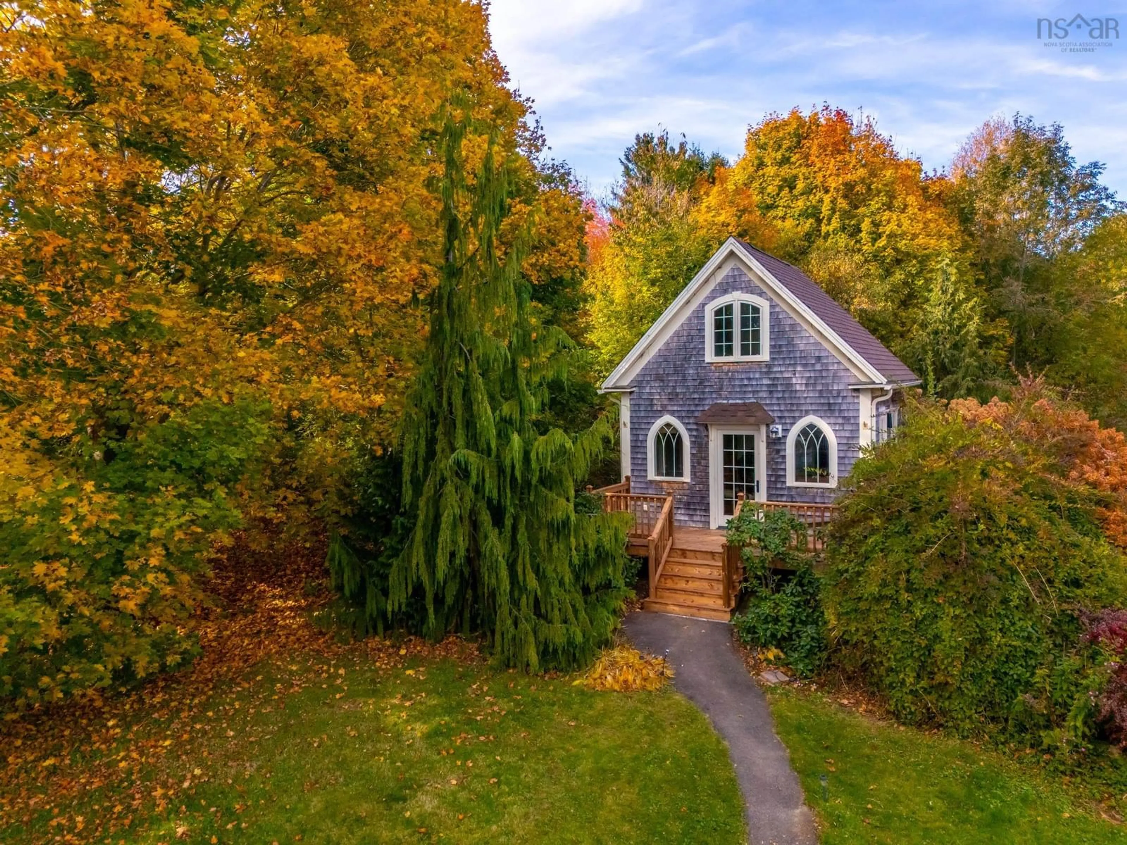 A pic from outside/outdoor area/front of a property/back of a property/a pic from drone, unknown for 5333 Granville Rd, Granville Ferry Nova Scotia B0S 1A0