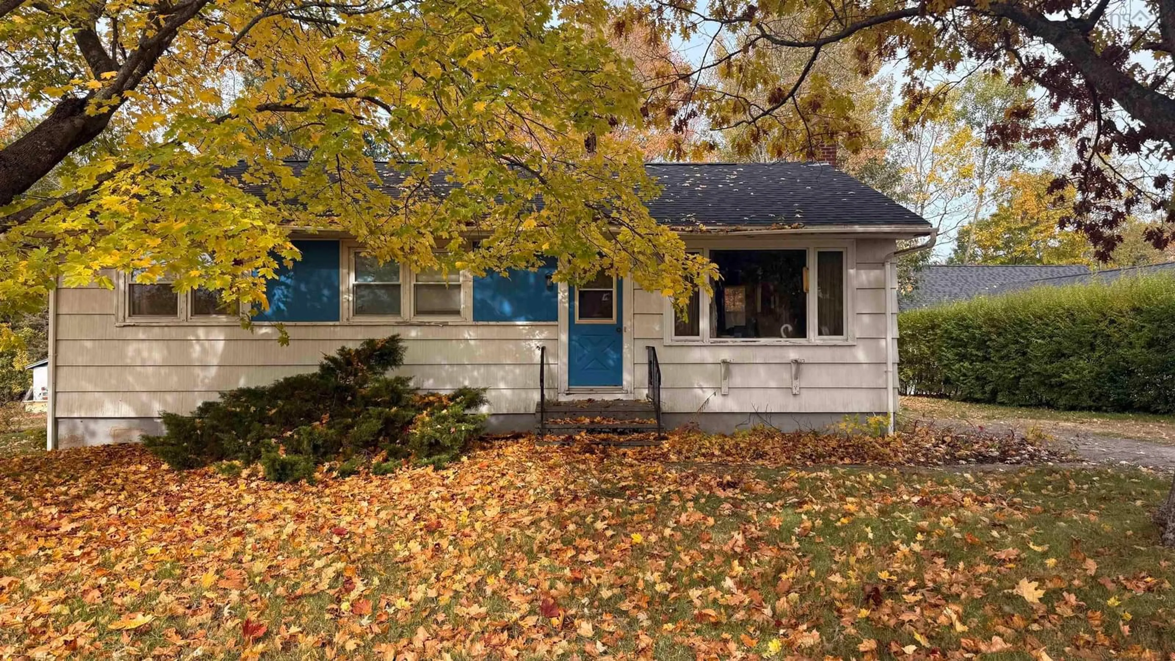 Home with vinyl exterior material, street for Highway 1 #7129, Coldbrook Nova Scotia B4R 1C1