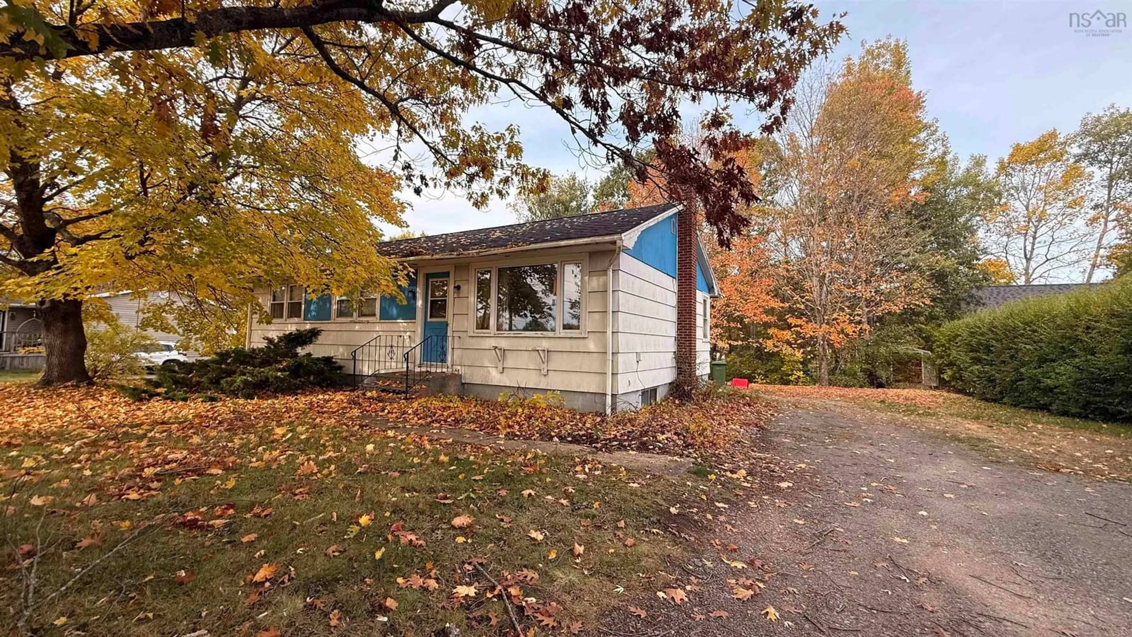 Home with vinyl exterior material, street for Highway 1 #7129, Coldbrook Nova Scotia B4R 1C1