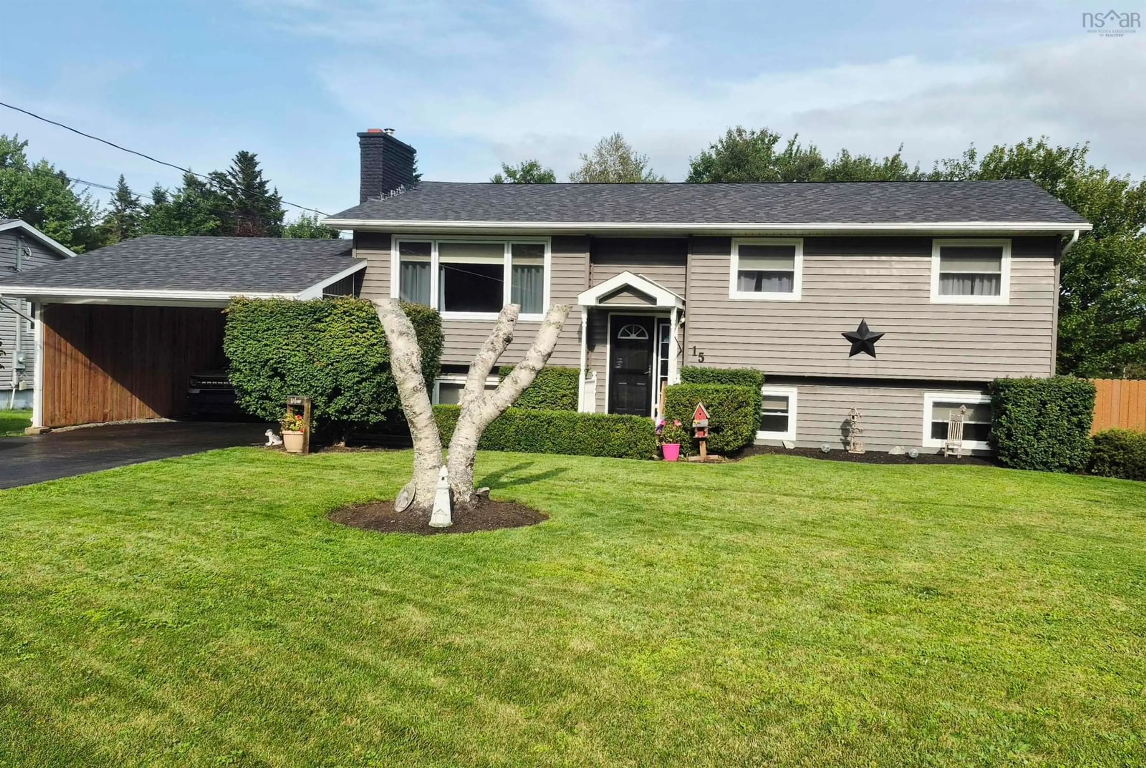 Home with vinyl exterior material, unknown for 15 Sillery Dr, Valley Nova Scotia B6L 4H8