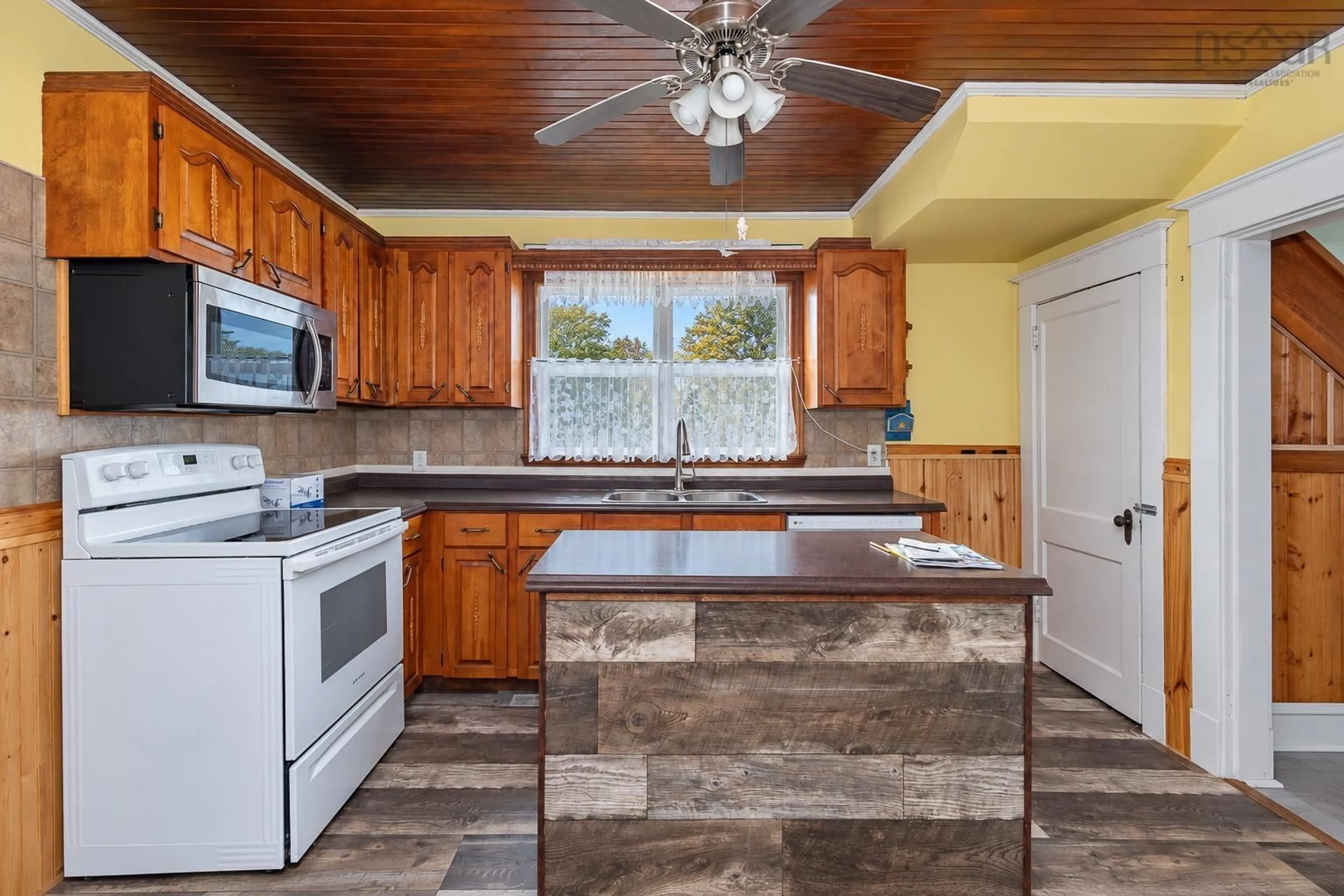 Standard kitchen, ceramic/tile floor for 326 Lingan Rd, Sydney Nova Scotia B1N 1W3
