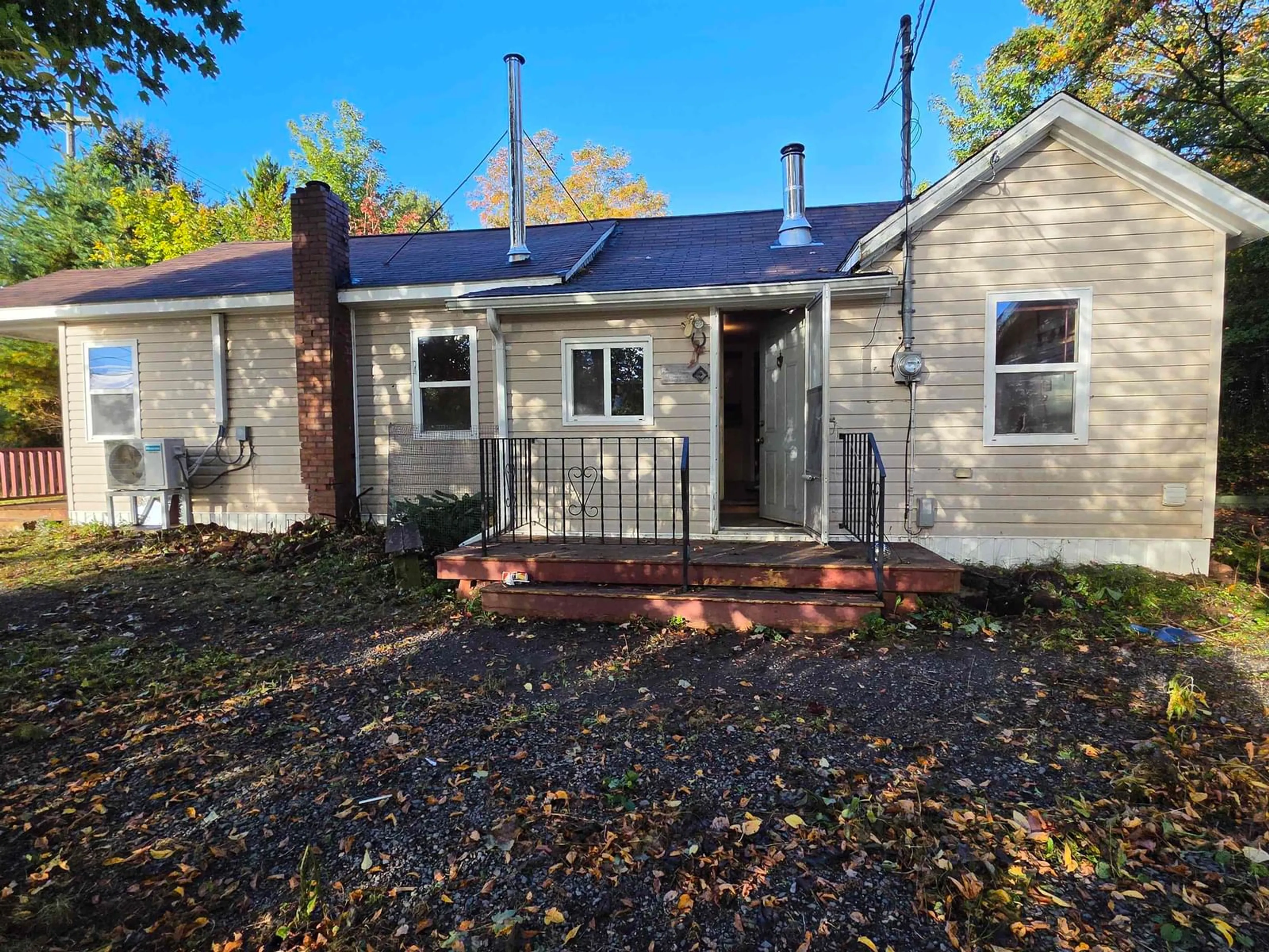 A pic from outside/outdoor area/front of a property/back of a property/a pic from drone, street for 2047 East Prince St, Salmon River Nova Scotia B6L 3J3