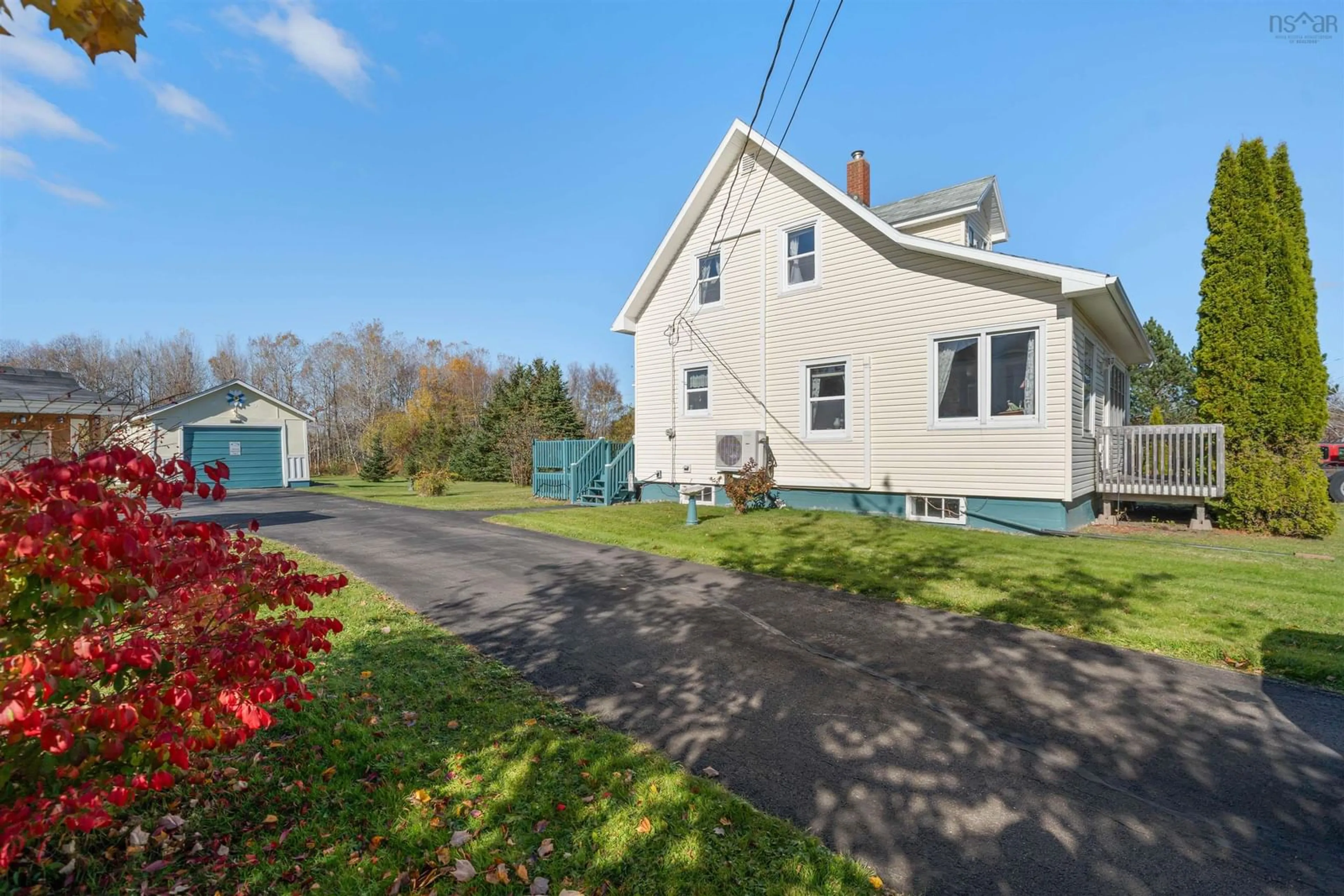 A pic from outside/outdoor area/front of a property/back of a property/a pic from drone, street for 41 Cowan St, Springhill Nova Scotia B0M 1X0