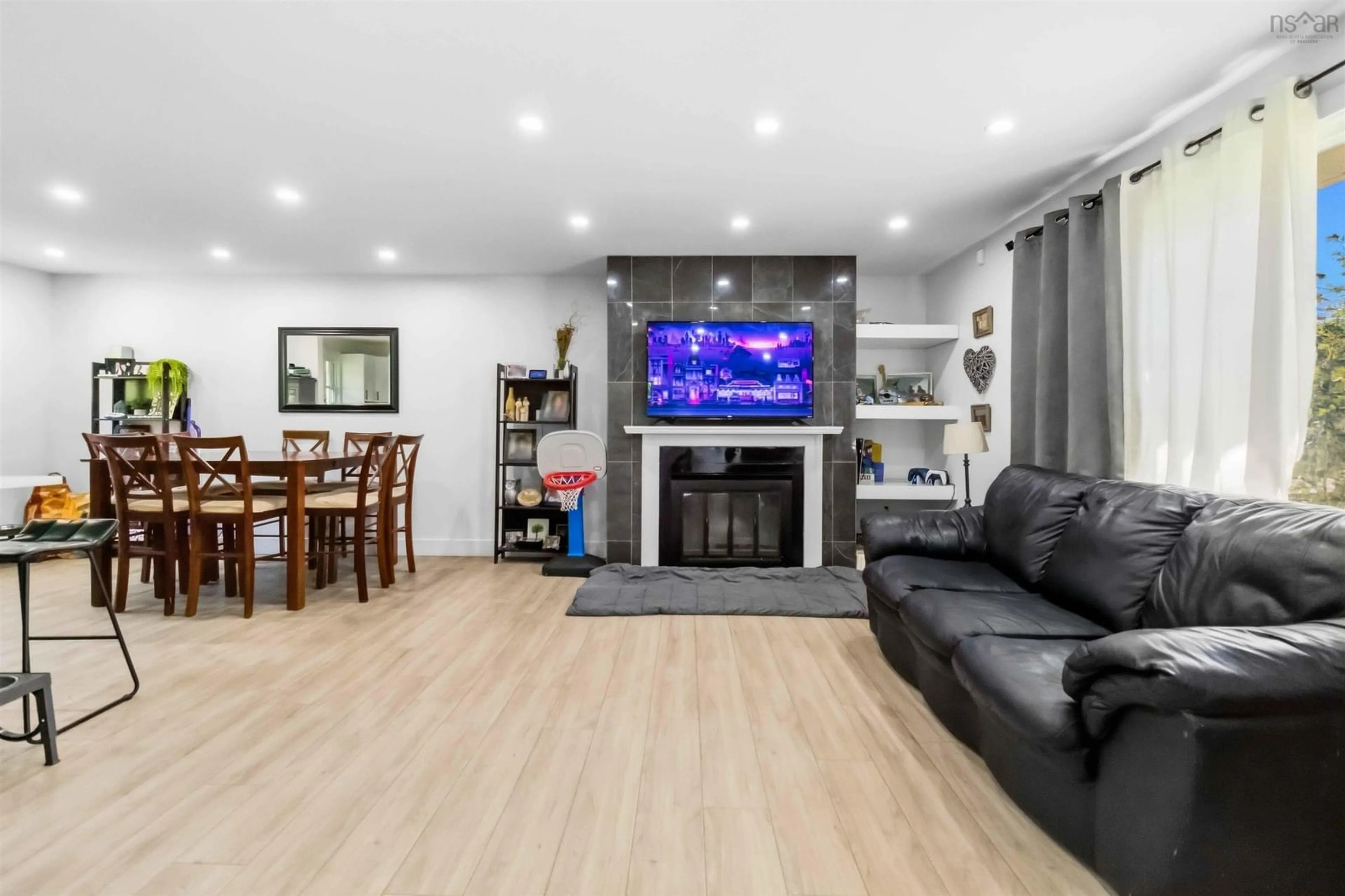 Living room with furniture, unknown for 36 Shoreview Dr, Bedford Nova Scotia B4A 1V5