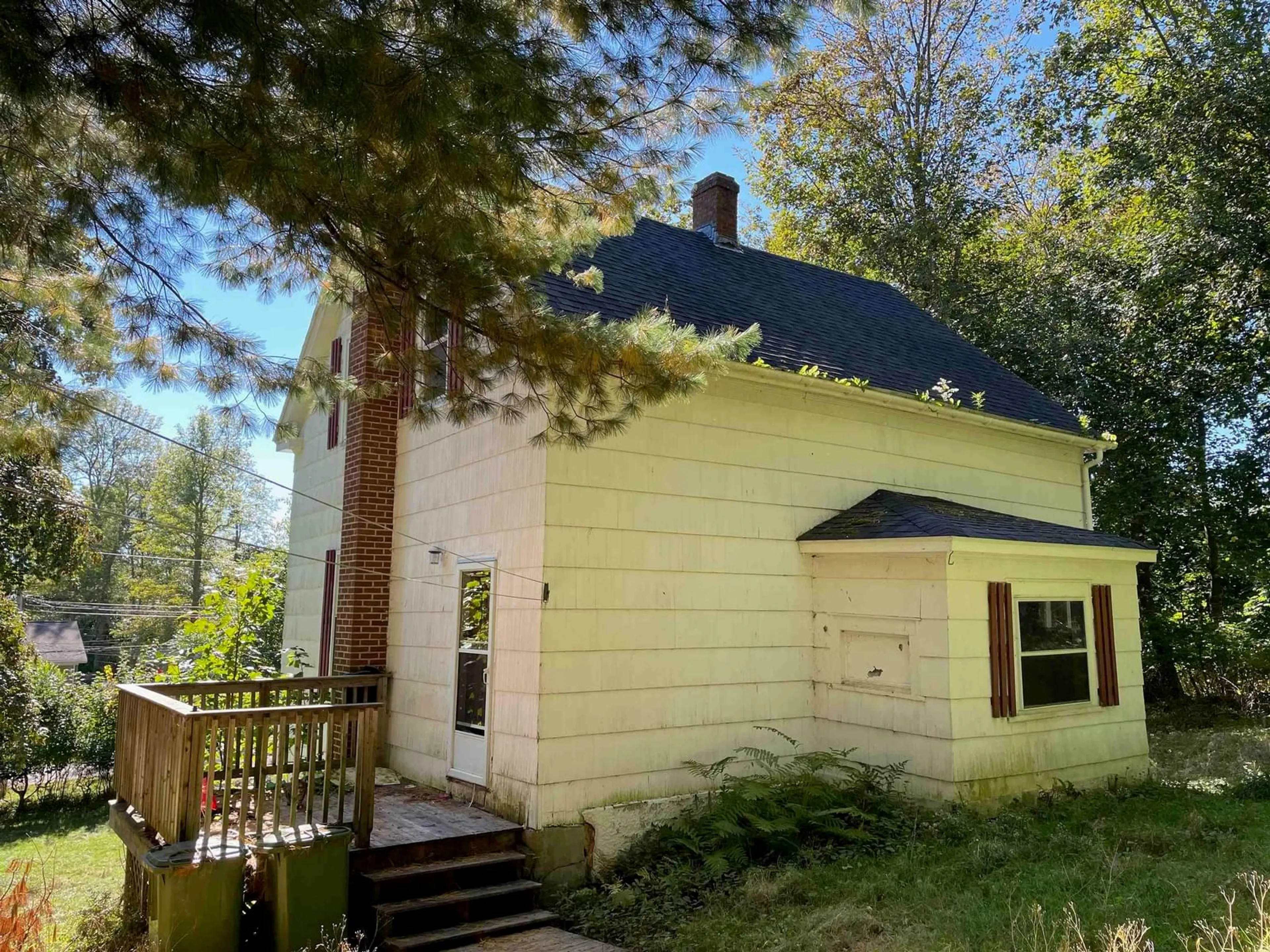 Unknown for 74 Ross St, Pictou Nova Scotia B0K 1H0