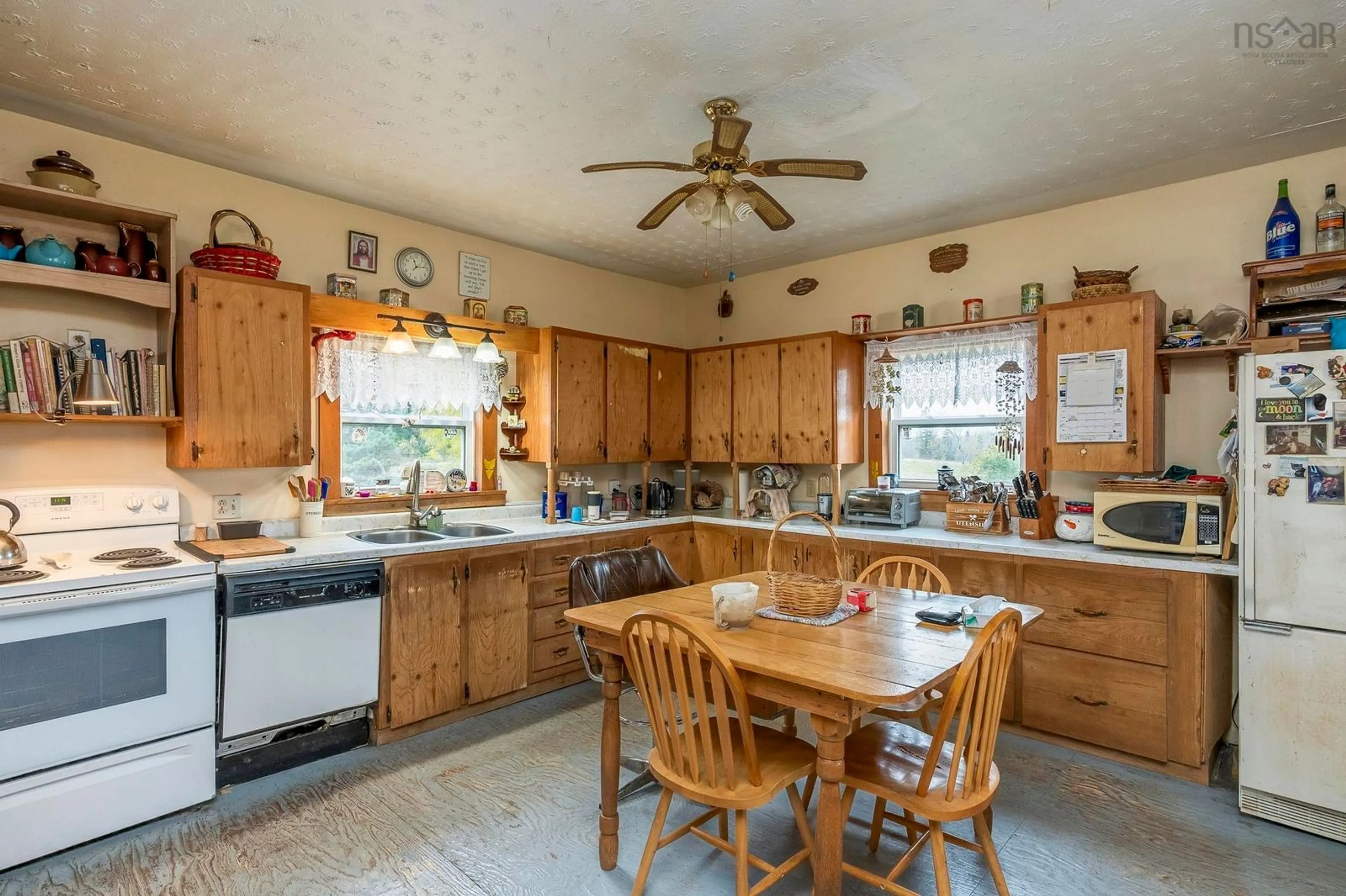 Standard kitchen, ceramic/tile floor for 1579 Highway 10, Springfield Nova Scotia B0R 1H0
