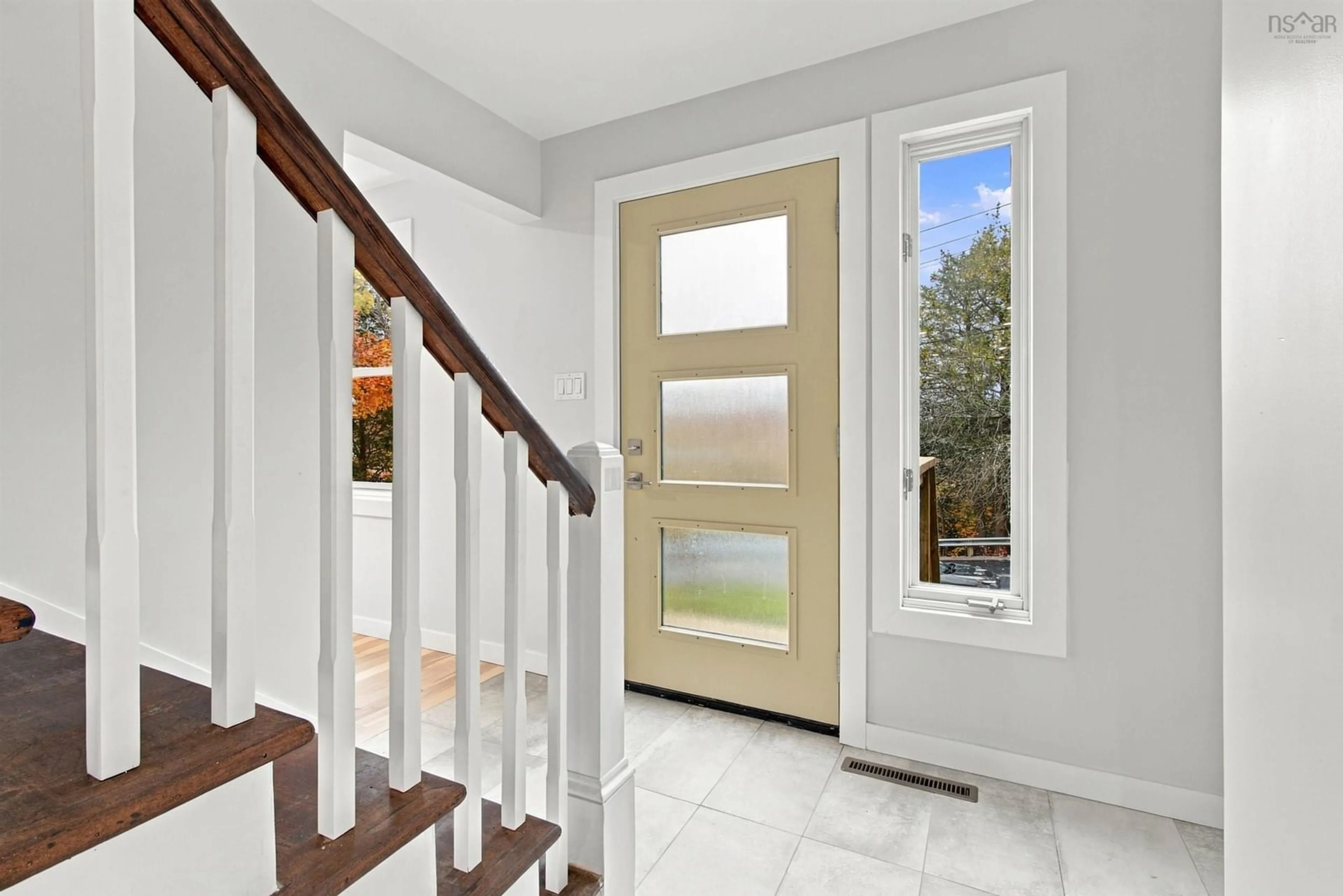 Indoor entryway for 7 Millview Ave, Bedford Nova Scotia B4A 1G6