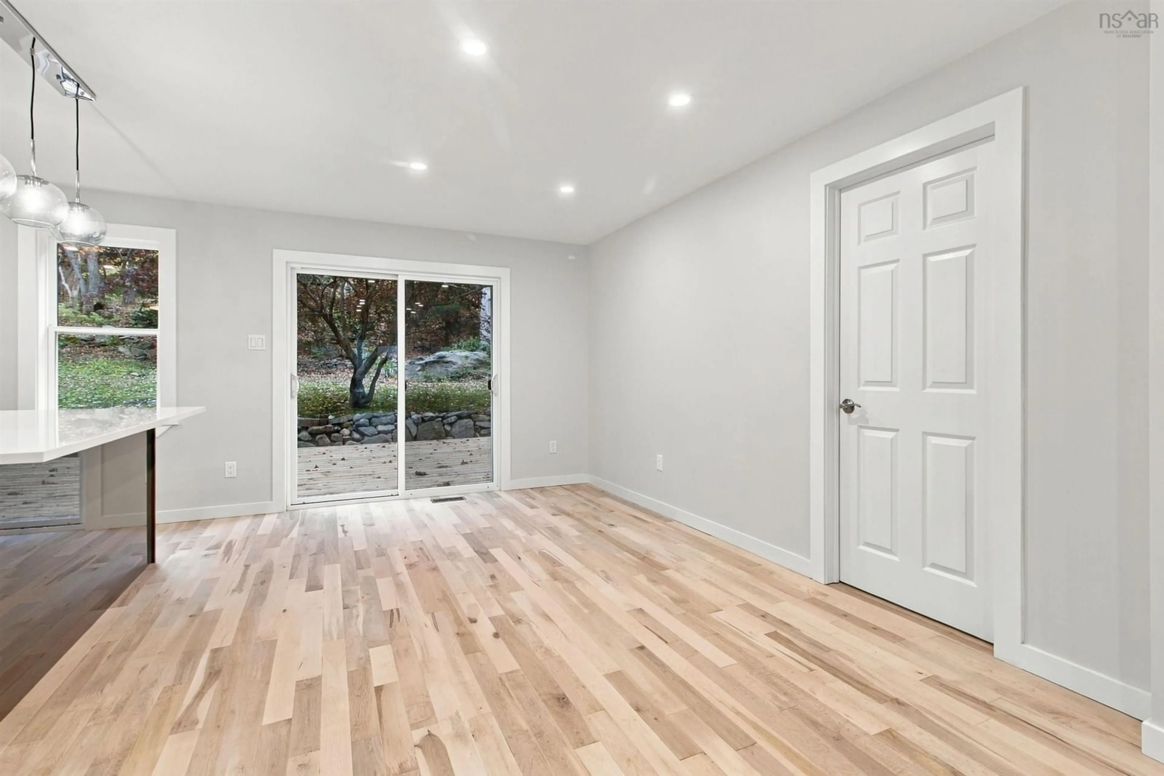 Indoor entryway for 7 Millview Ave, Bedford Nova Scotia B4A 1G6