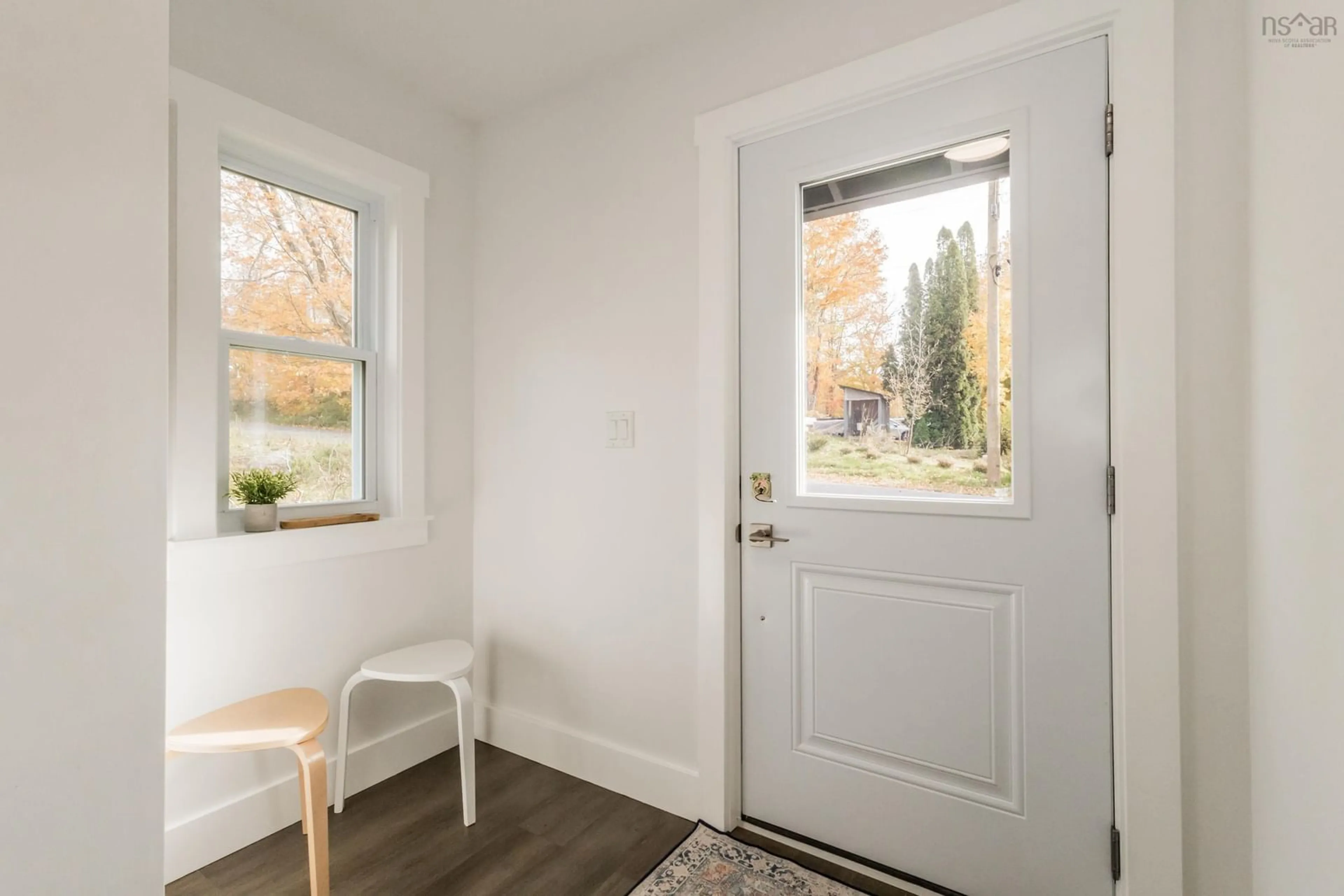 Indoor entryway for 969 Pleasant St, Canning Nova Scotia B0P 1H0