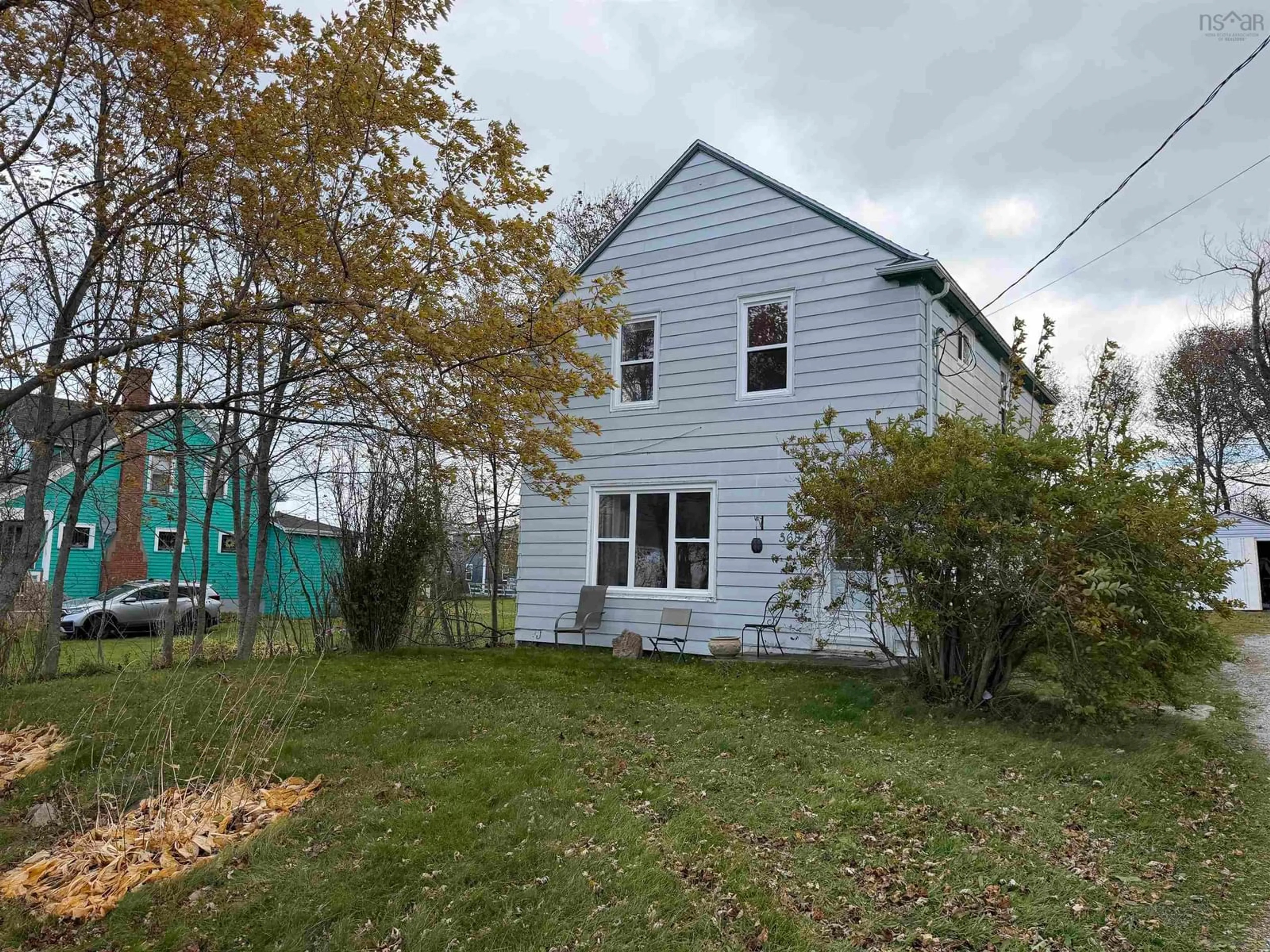 A pic from outside/outdoor area/front of a property/back of a property/a pic from drone, street for 568 George St, New Waterford Nova Scotia B1H 4E3