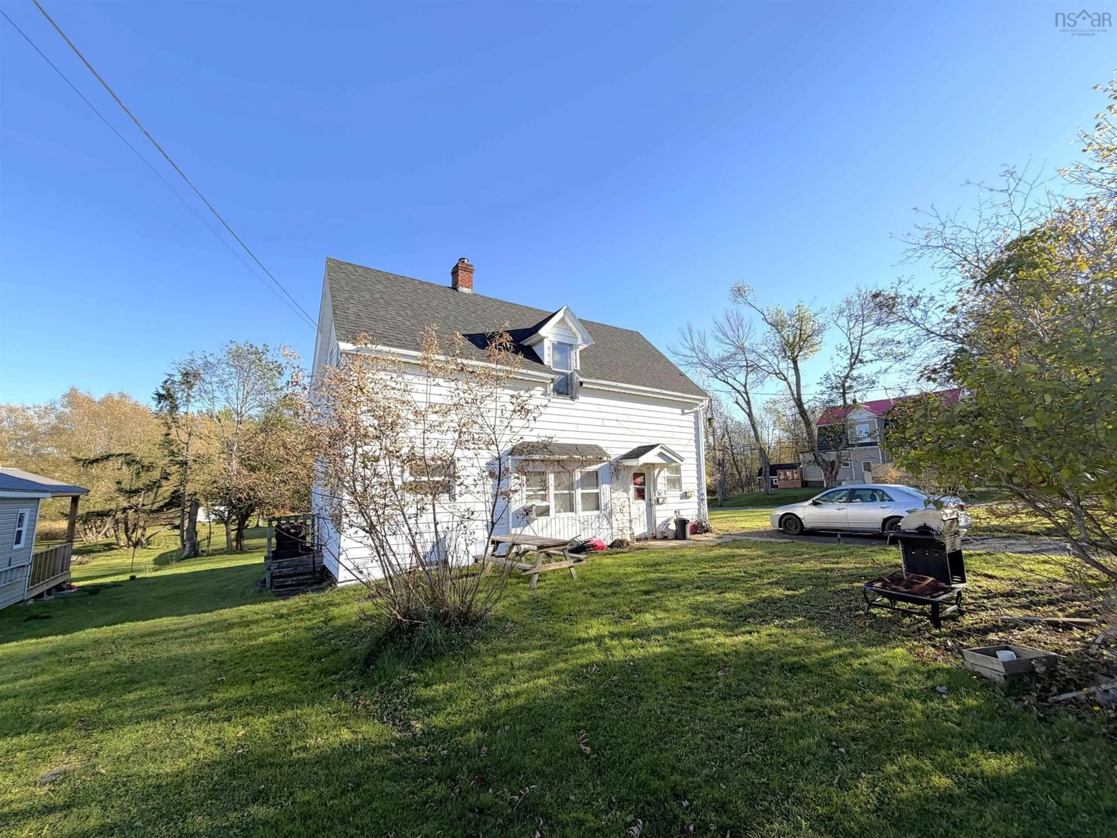 A pic from outside/outdoor area/front of a property/back of a property/a pic from drone, street for 362 Albert St, New Glasgow Nova Scotia B2H 5E2