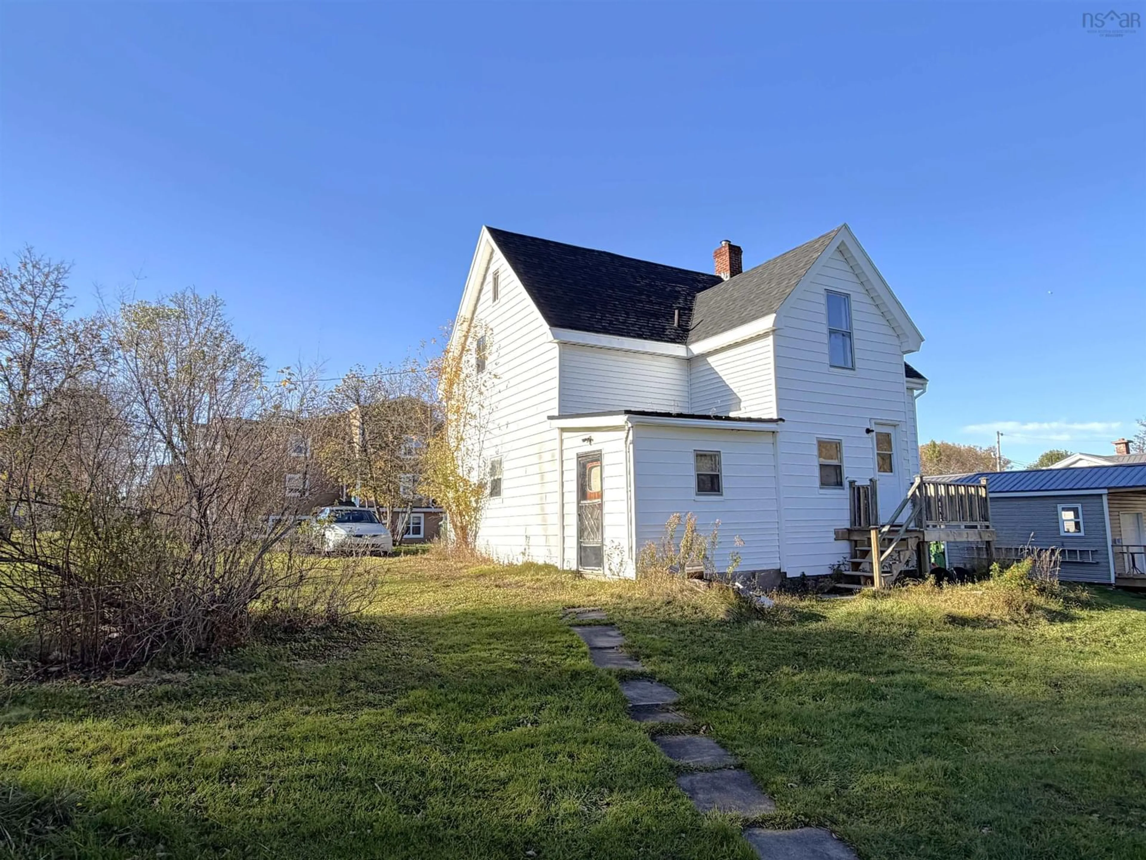 A pic from outside/outdoor area/front of a property/back of a property/a pic from drone, street for 362 Albert St, New Glasgow Nova Scotia B2H 5E2