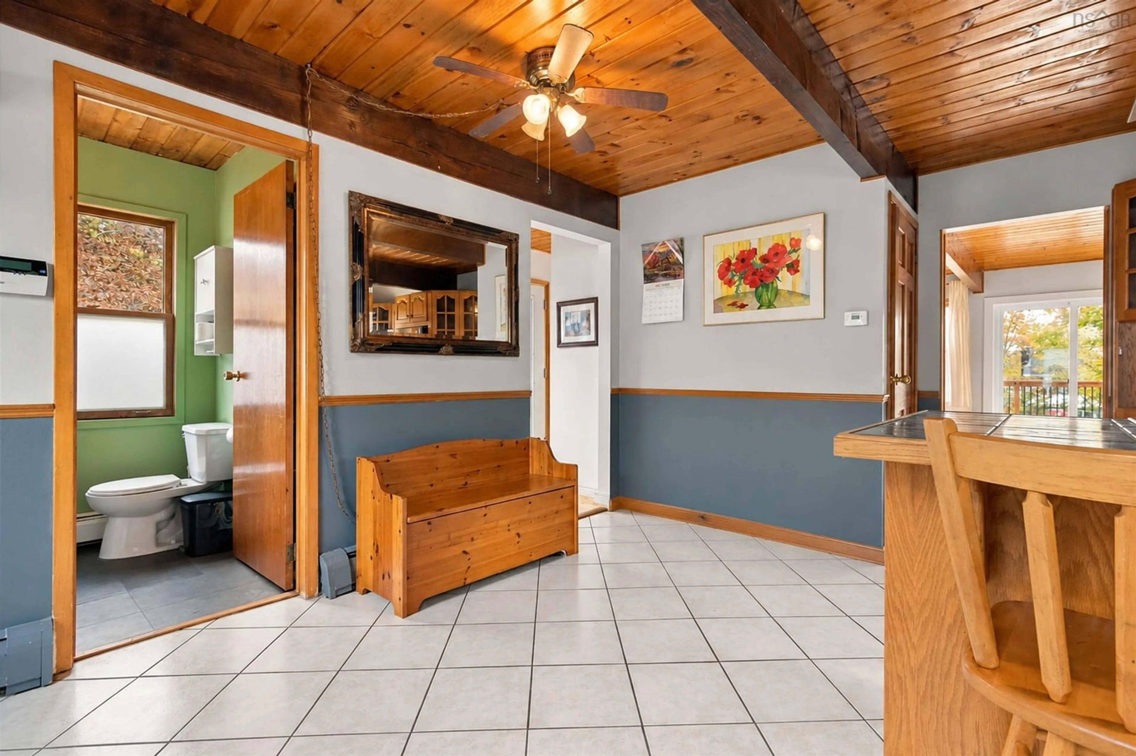 Indoor foyer for 7 Robina Dr, Lake Echo Nova Scotia B3E 1A7