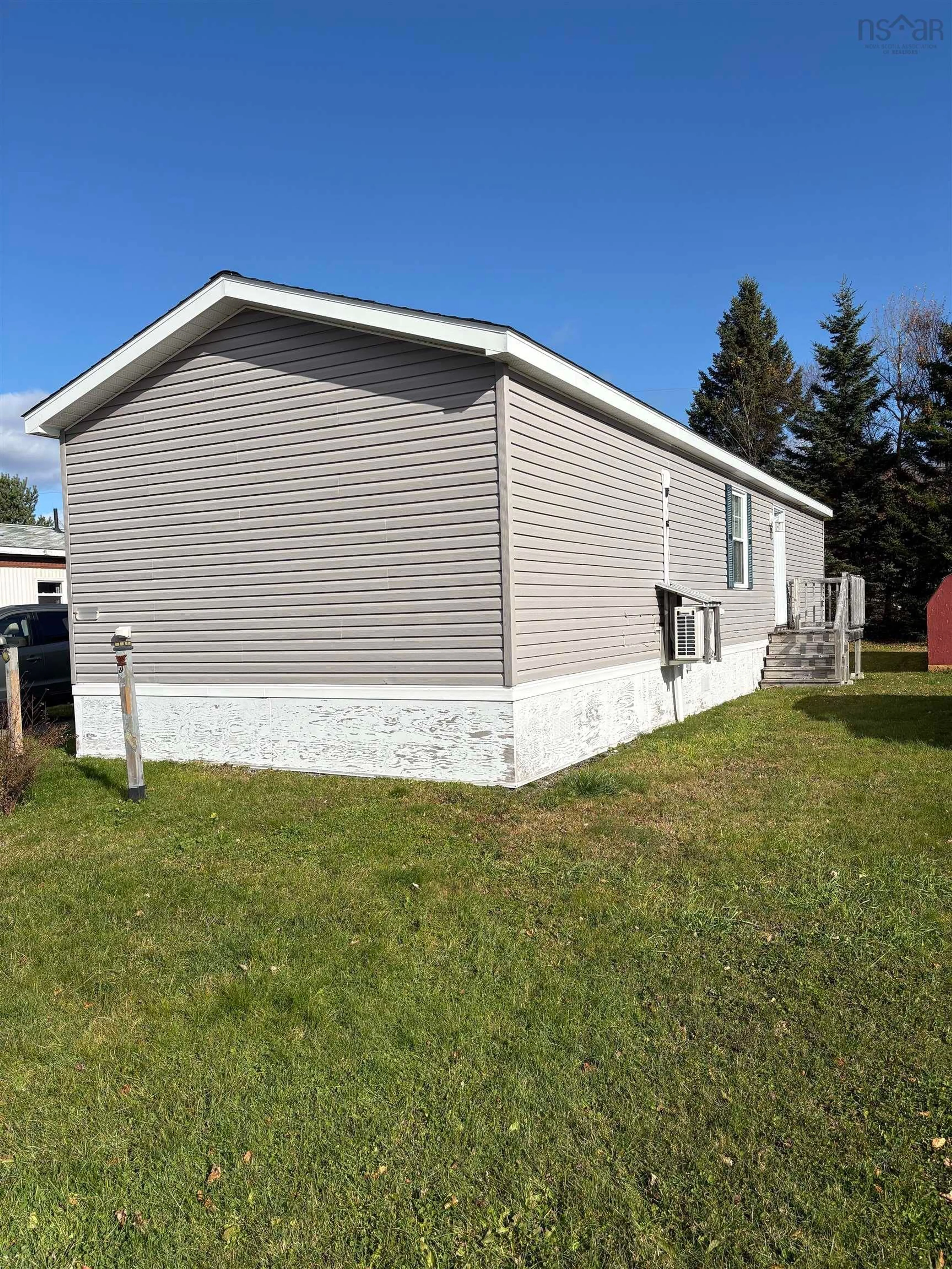 Home with vinyl exterior material, building for 108 Second St, Howie Centre Nova Scotia B1L 1C9