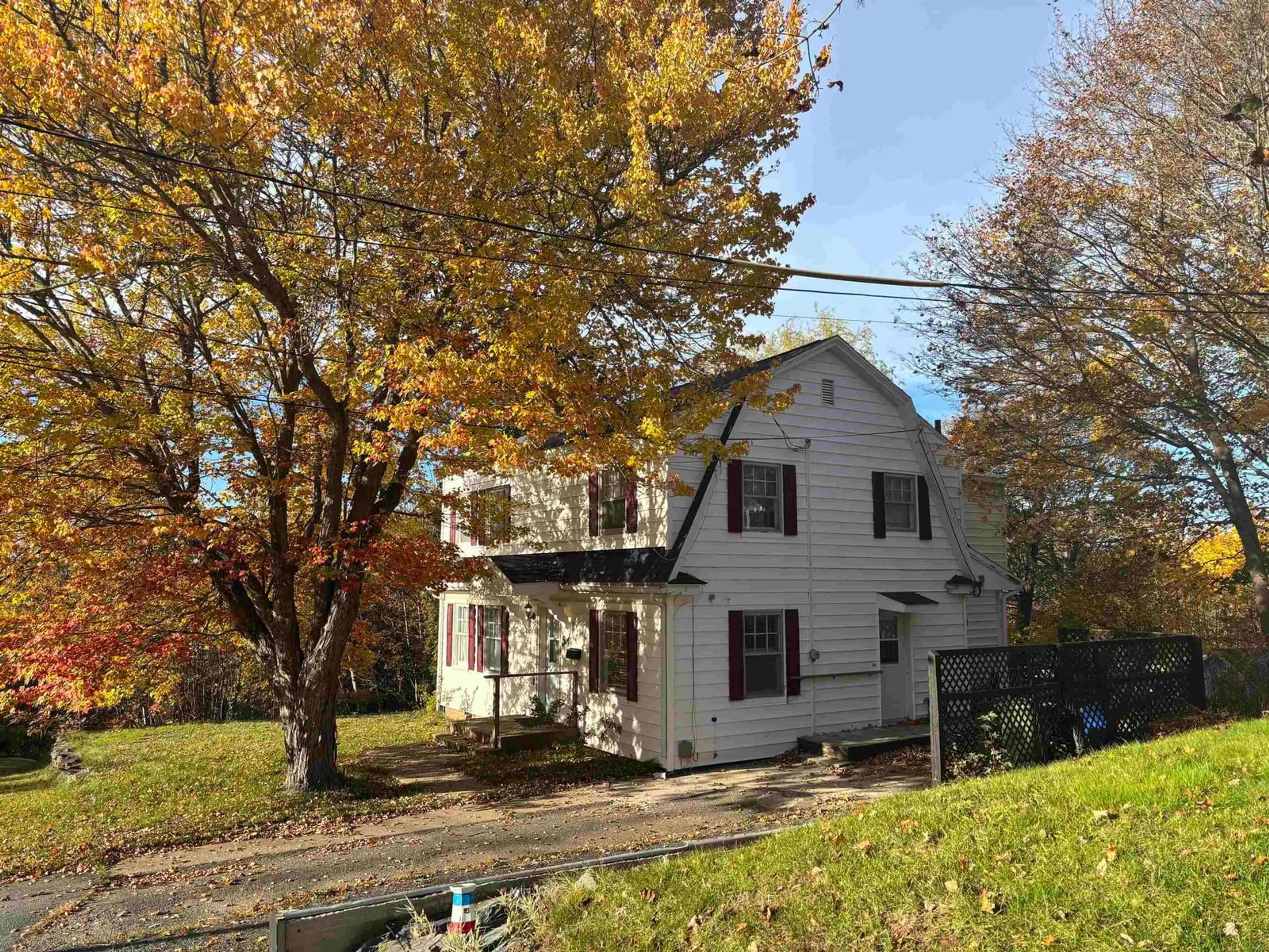 A pic from outside/outdoor area/front of a property/back of a property/a pic from drone, street for 54 Glenview Ave, Kentville Nova Scotia B4N 2R7