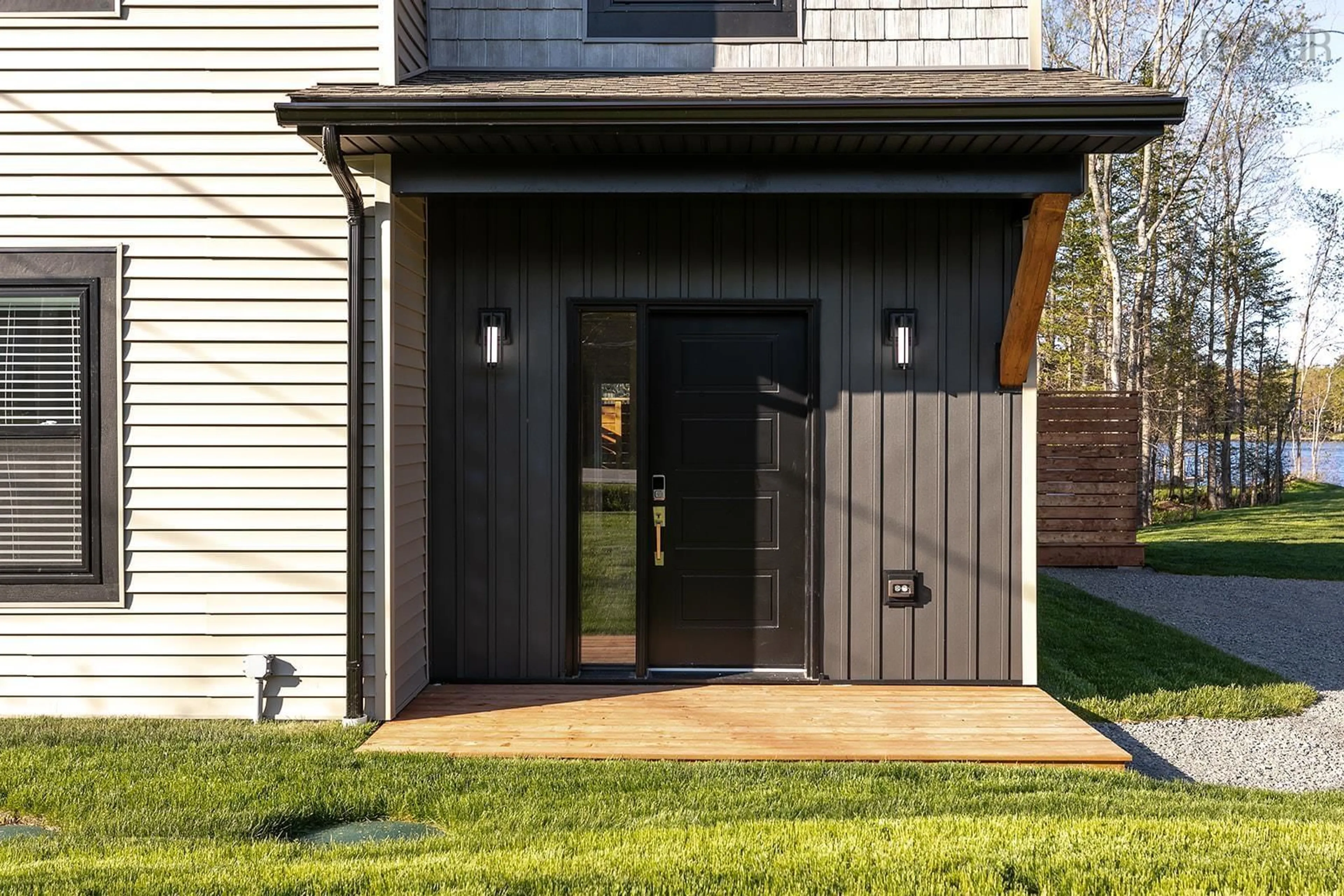 Indoor entryway for 495 Highway 1, Mount Uniacke Nova Scotia B0N 1Z0