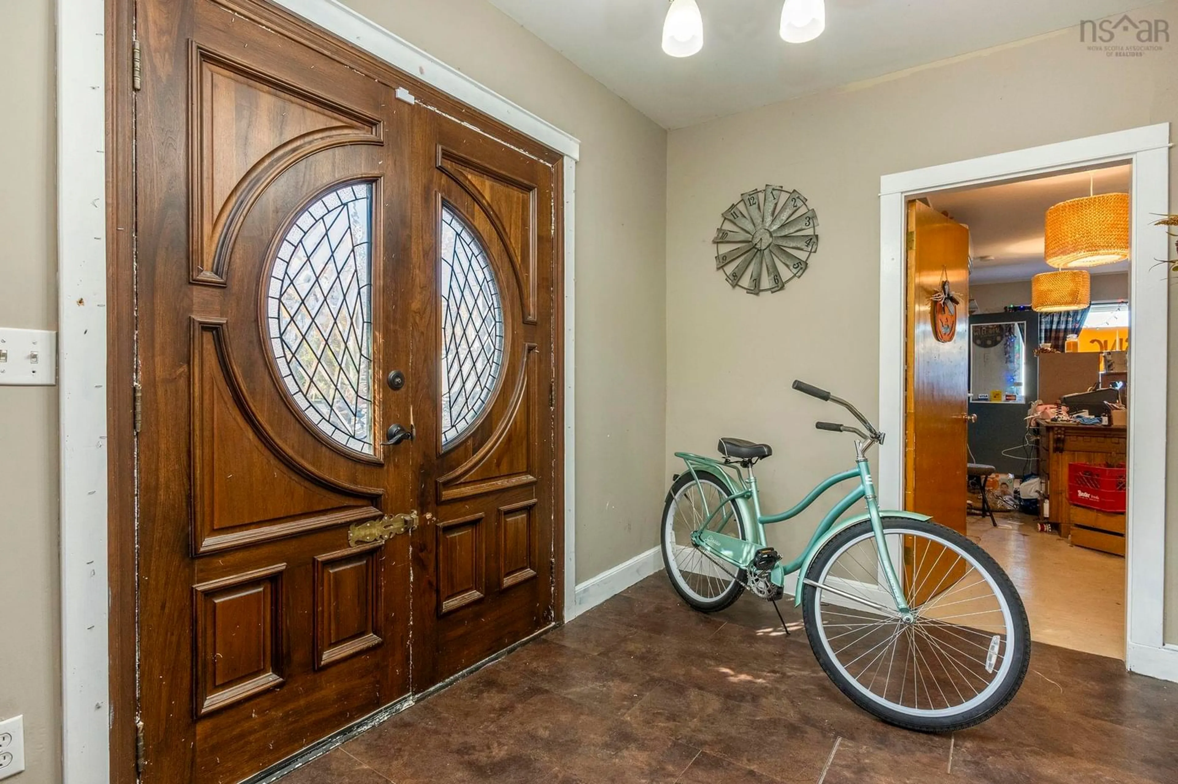 Indoor entryway for 13920 Highway 1, Wilmot Nova Scotia B0P 1W0
